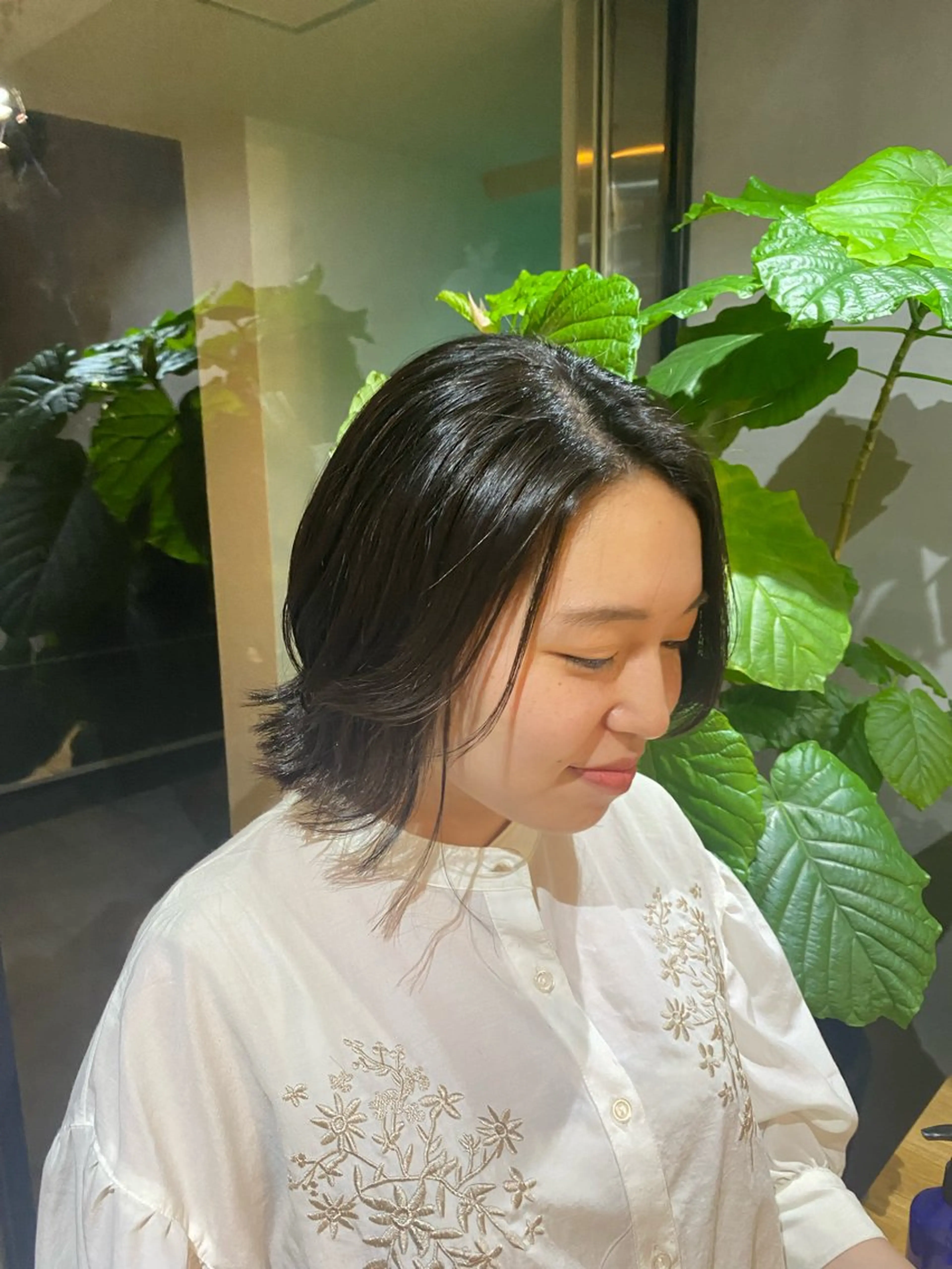 ミディアム カット パーマ トリートメント タツキ／レイヤー／ パーマ／艶カラーのヘアスタイル