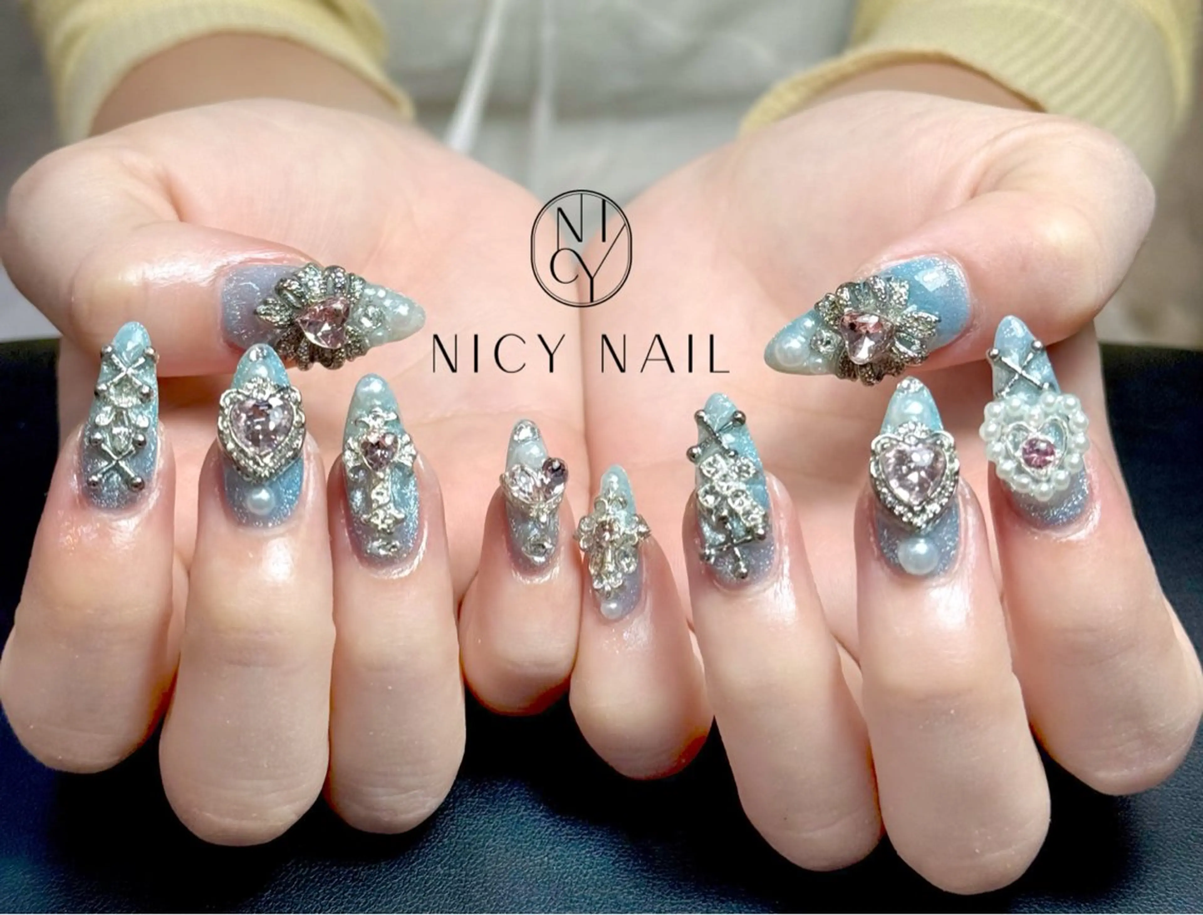 ネイル アートネイル オーロラネイル ブルー チークネイル フットネイル ハンドネイル NICY NAIL 池袋のネイルデザイン