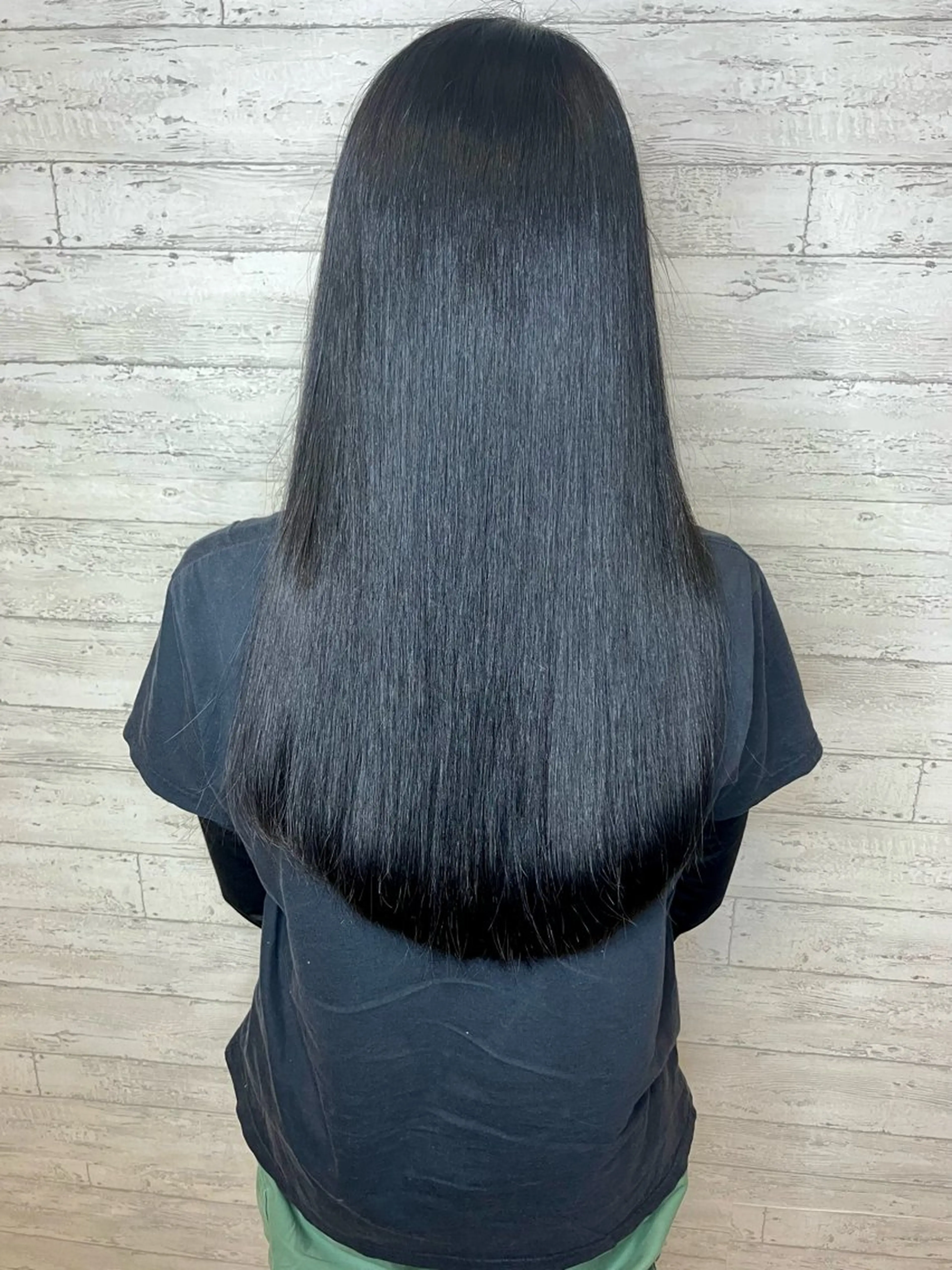 ロング カラー 黒髪 ブリーチ ブルーカラー ブルーブラック ブリーチなしカラー 小池 穂果/ 府中のヘアスタイル