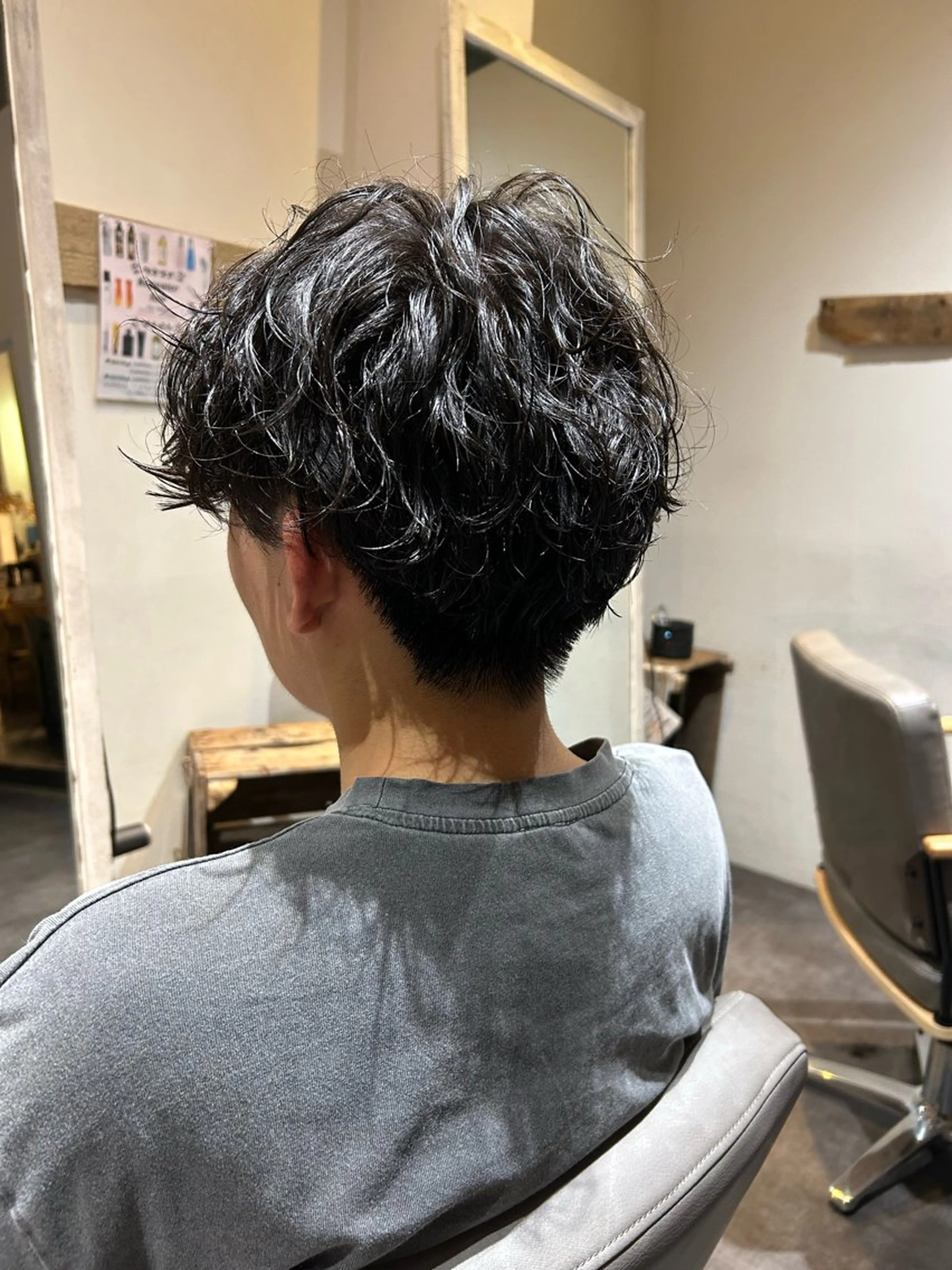 ミディアム パーマ 佐伯 真奈のヘアスタイル