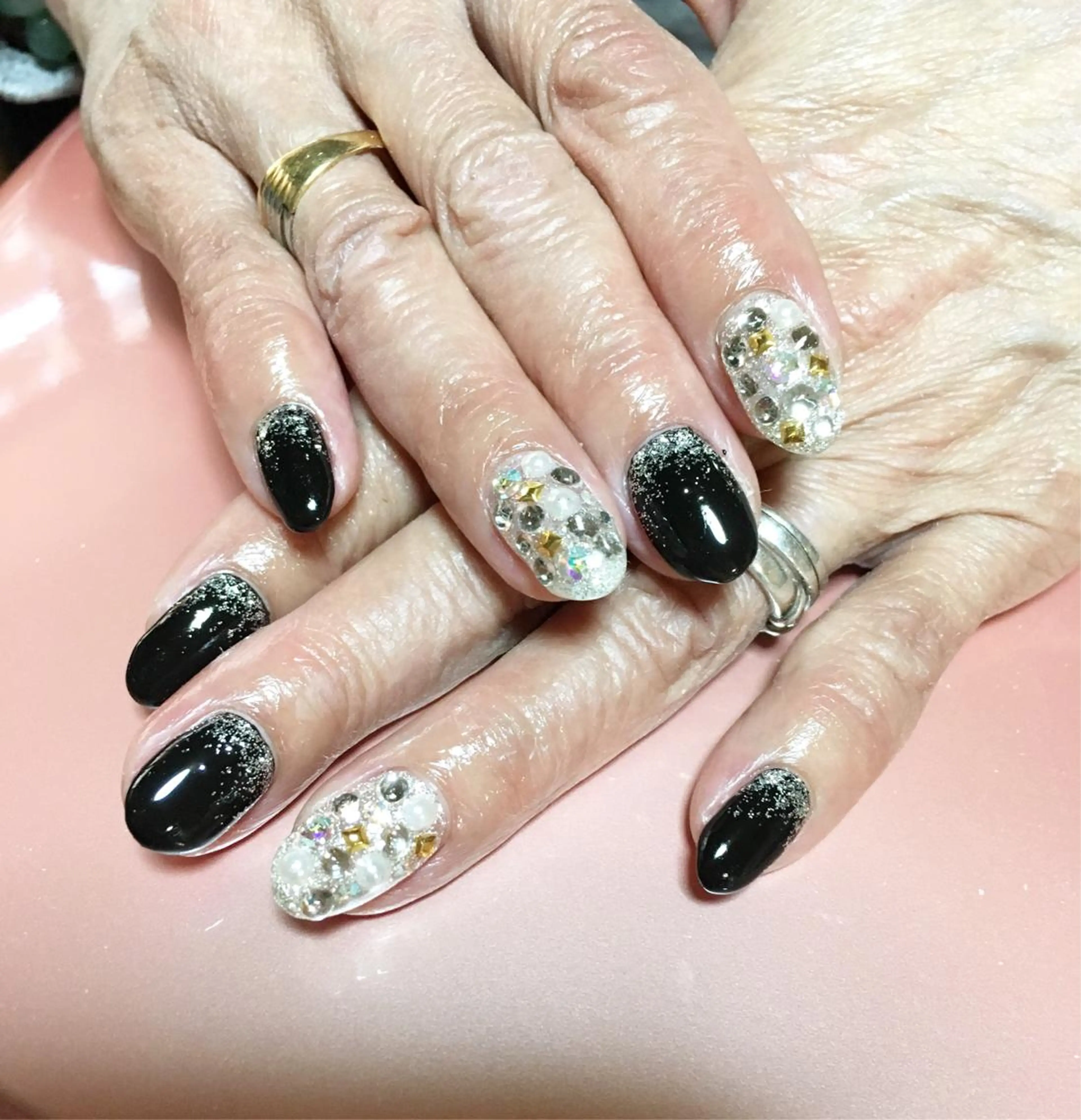 ネイル Petit Fleur所属・青柳 亜梨奈のマツエク・マツパデザイン