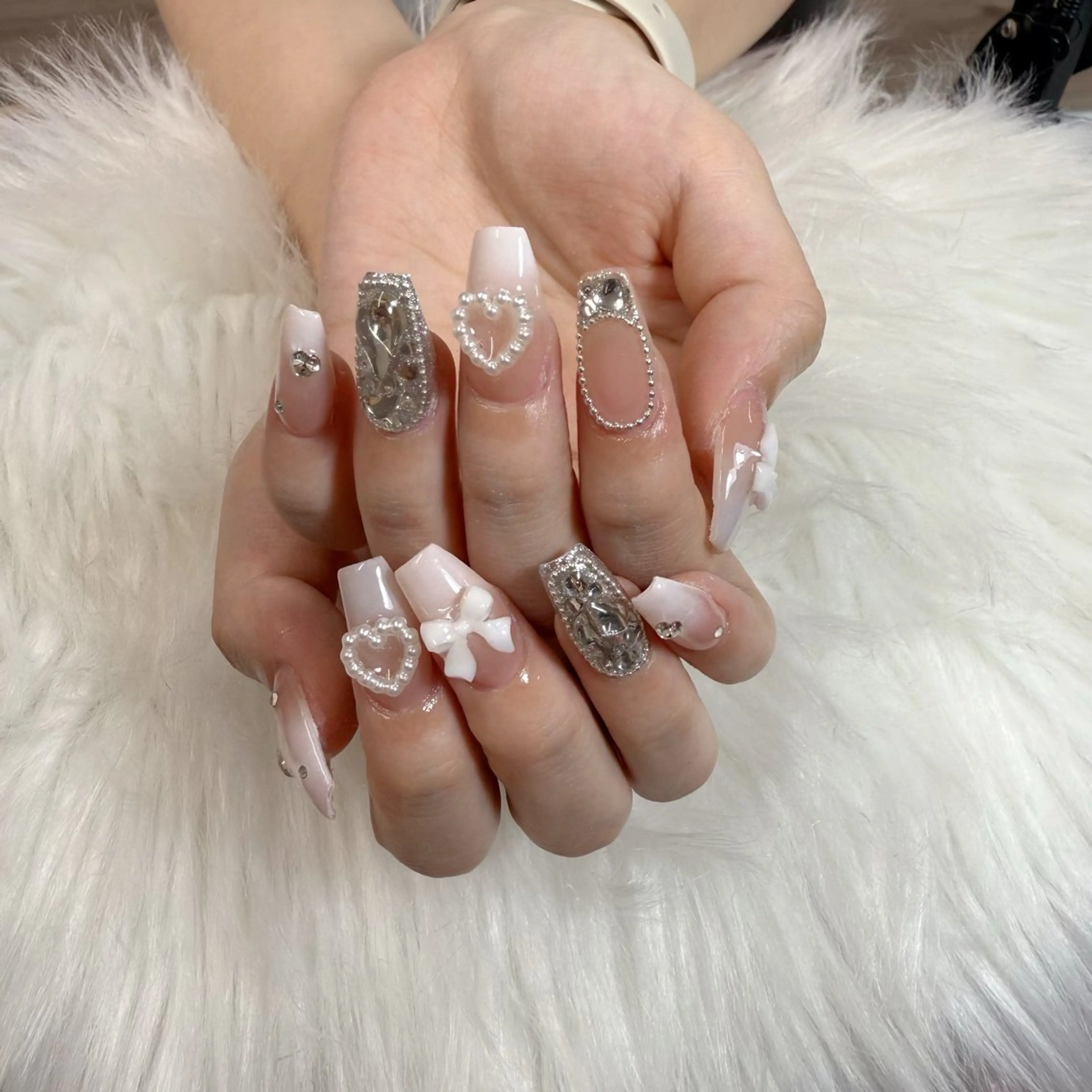 ネイル ハンドネイル 🎀nana🫧 ワンホンネイル🎀のネイルデザイン