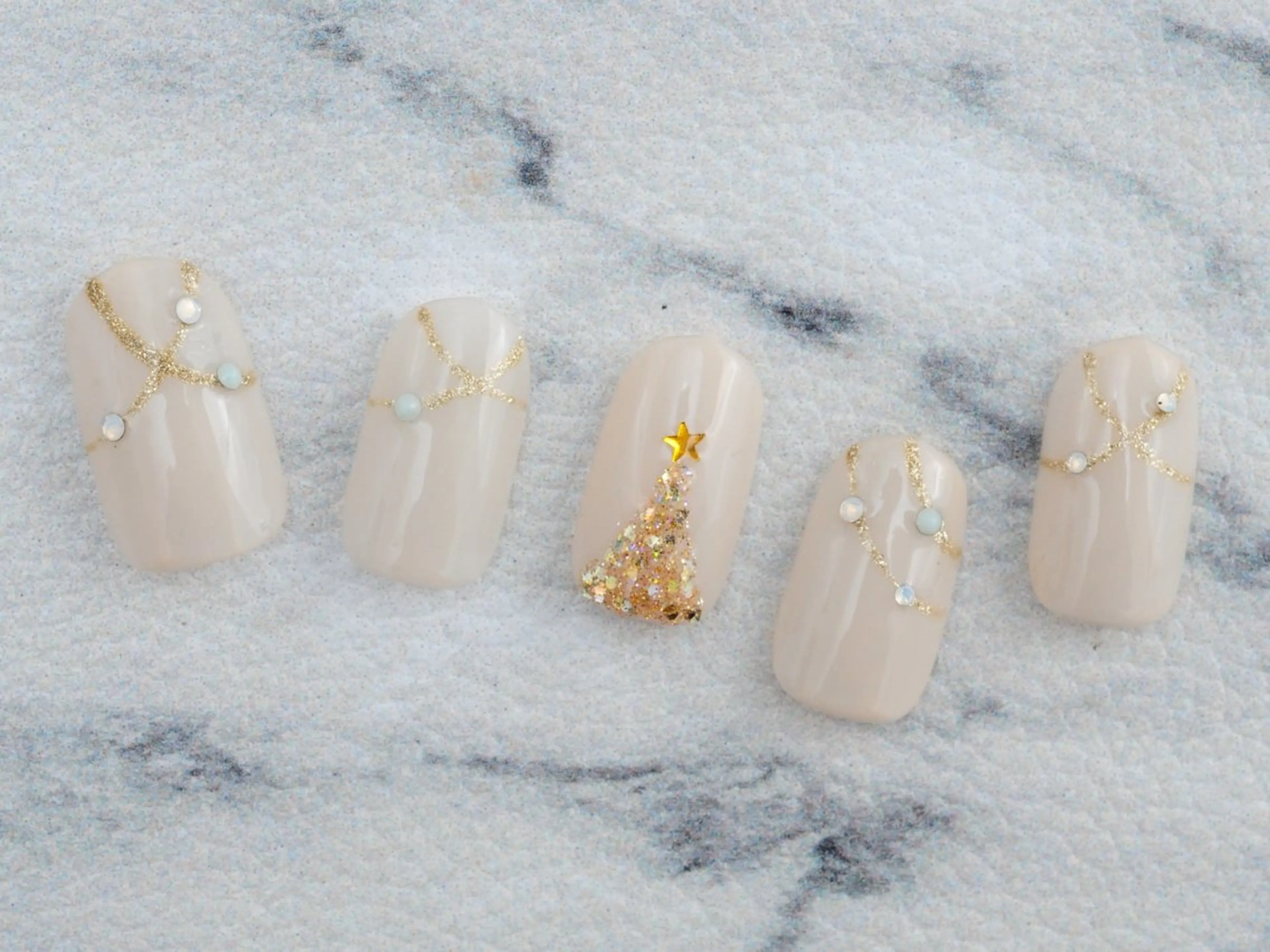 ネイル studio bello所属・studio belloの眉毛・アイブロウイメージ