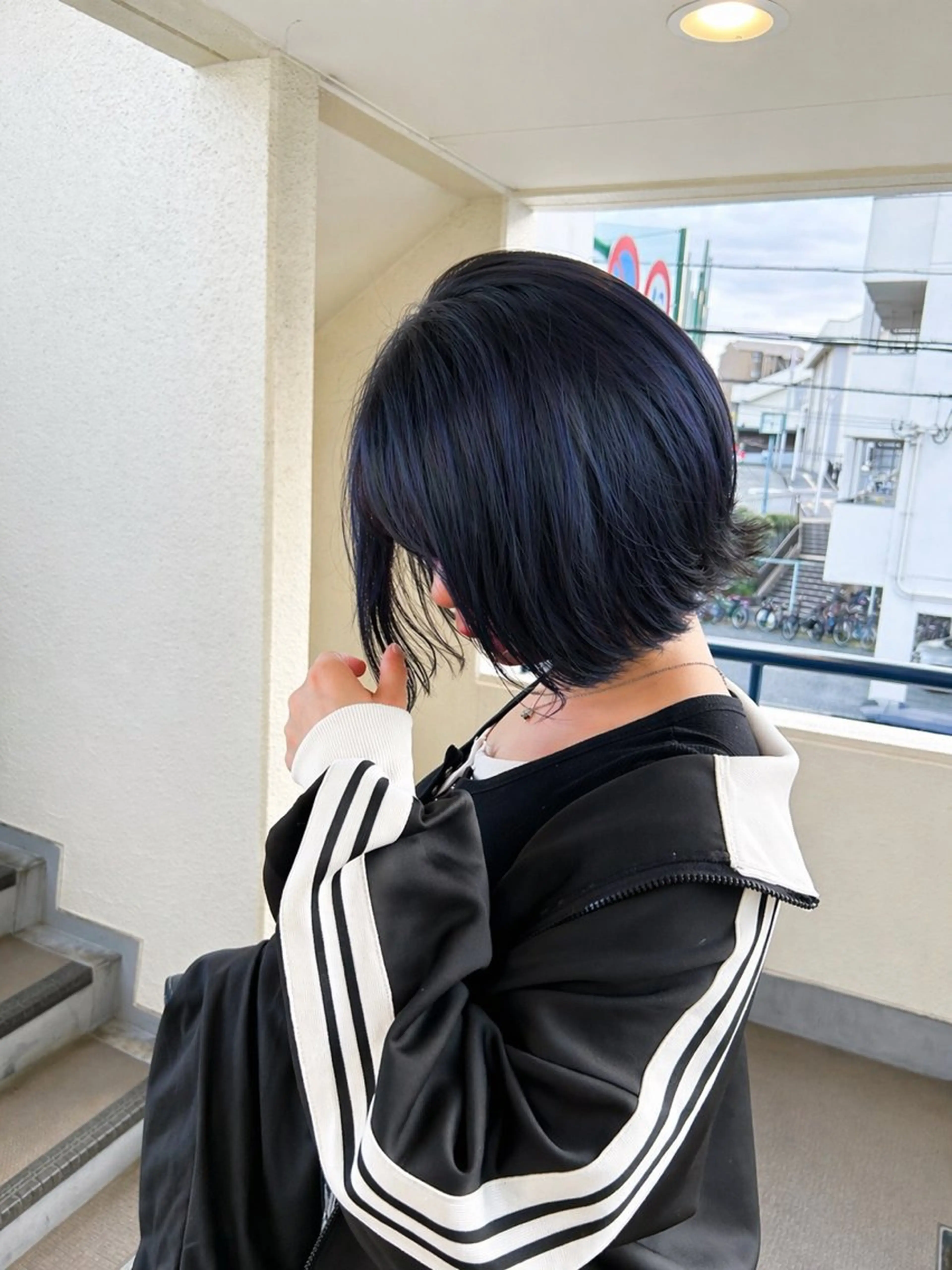 ショート カラー 黒髪 ブルーカラー ブルーブラック ケアカラー ヘアカラー oasis ふうまのヘアスタイル