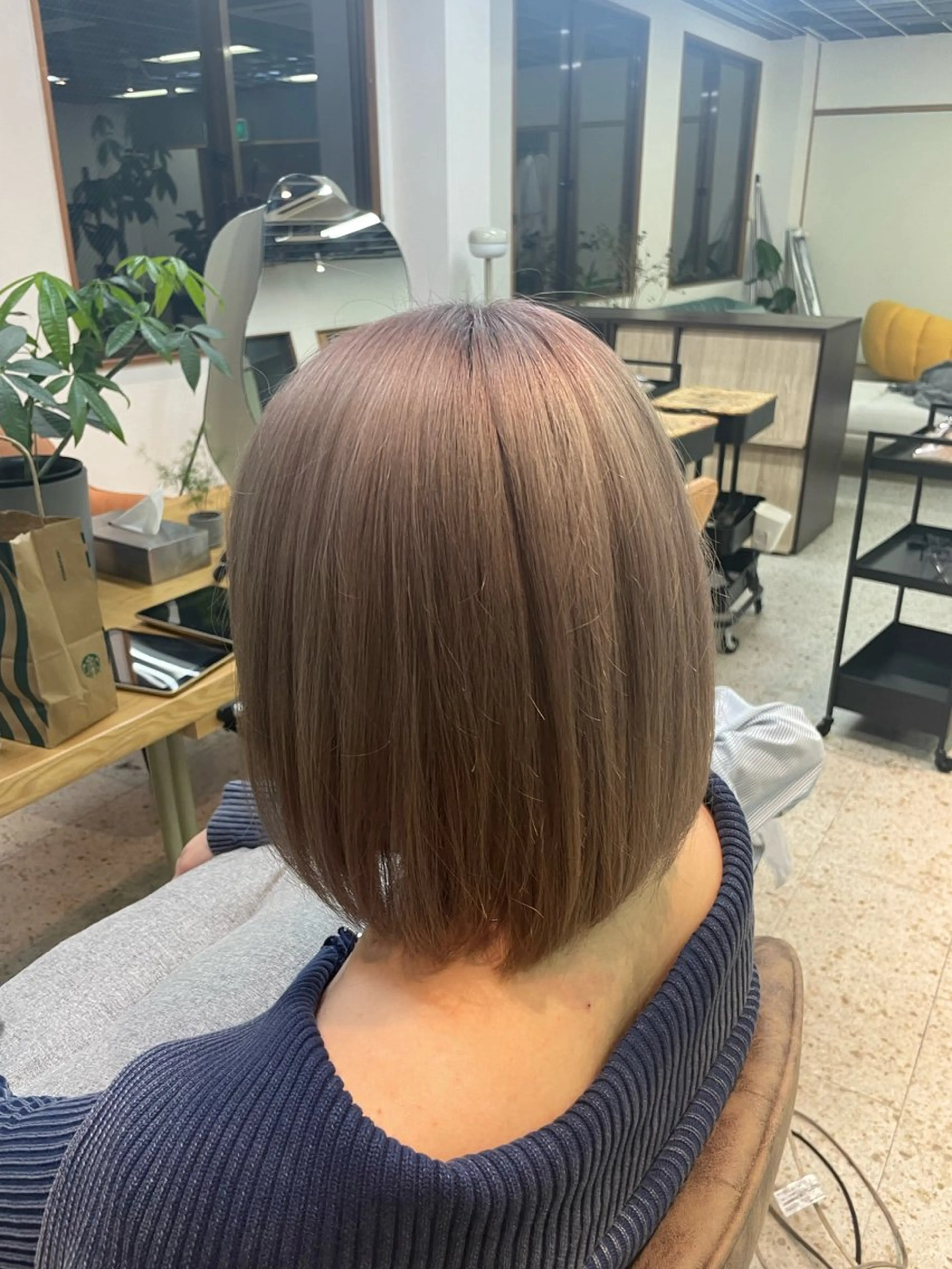 ミディアム 渡邉 怜のヘアスタイル