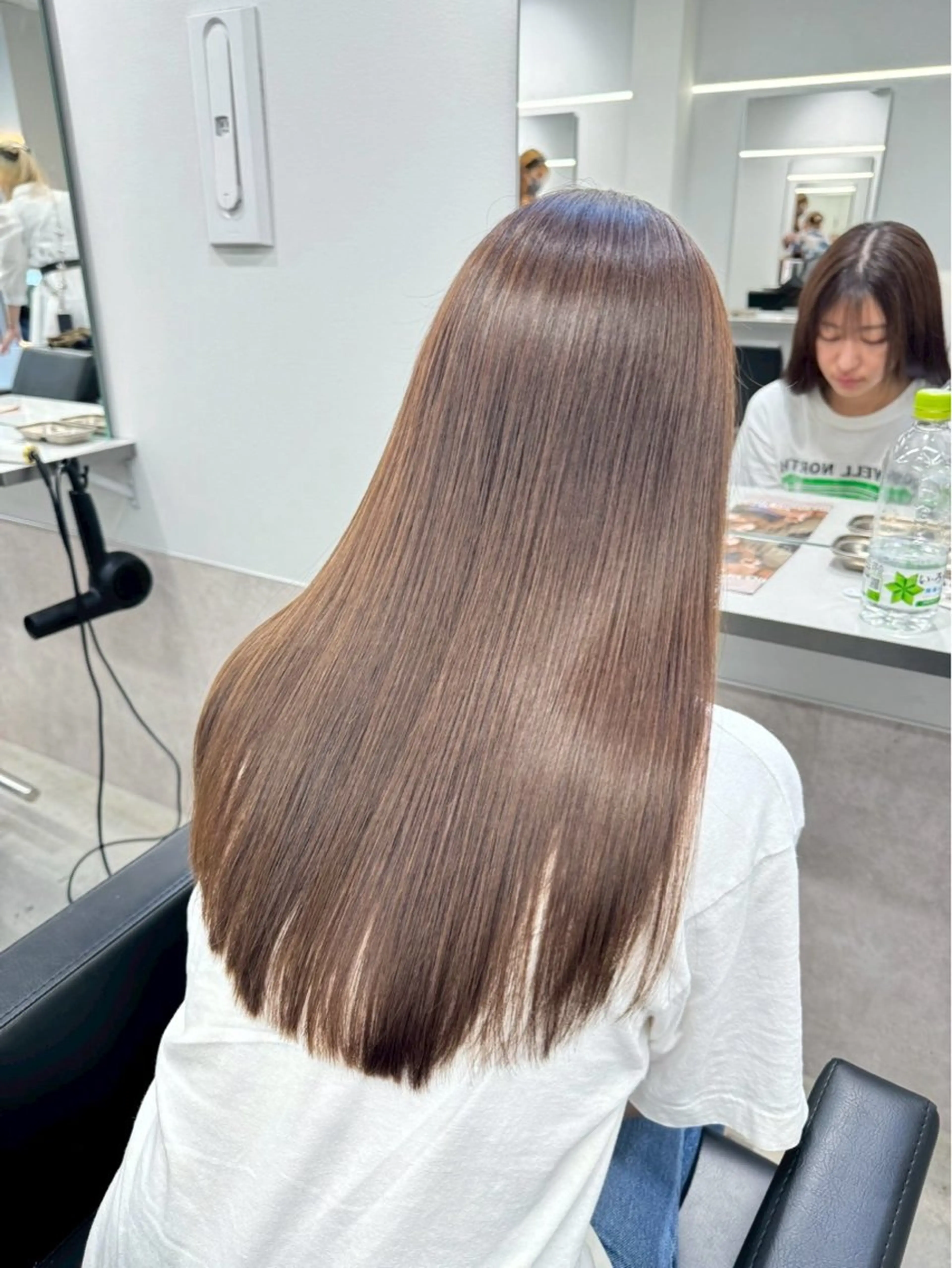 ロング カット 縮毛矯正 gisel エリナのヘアスタイル