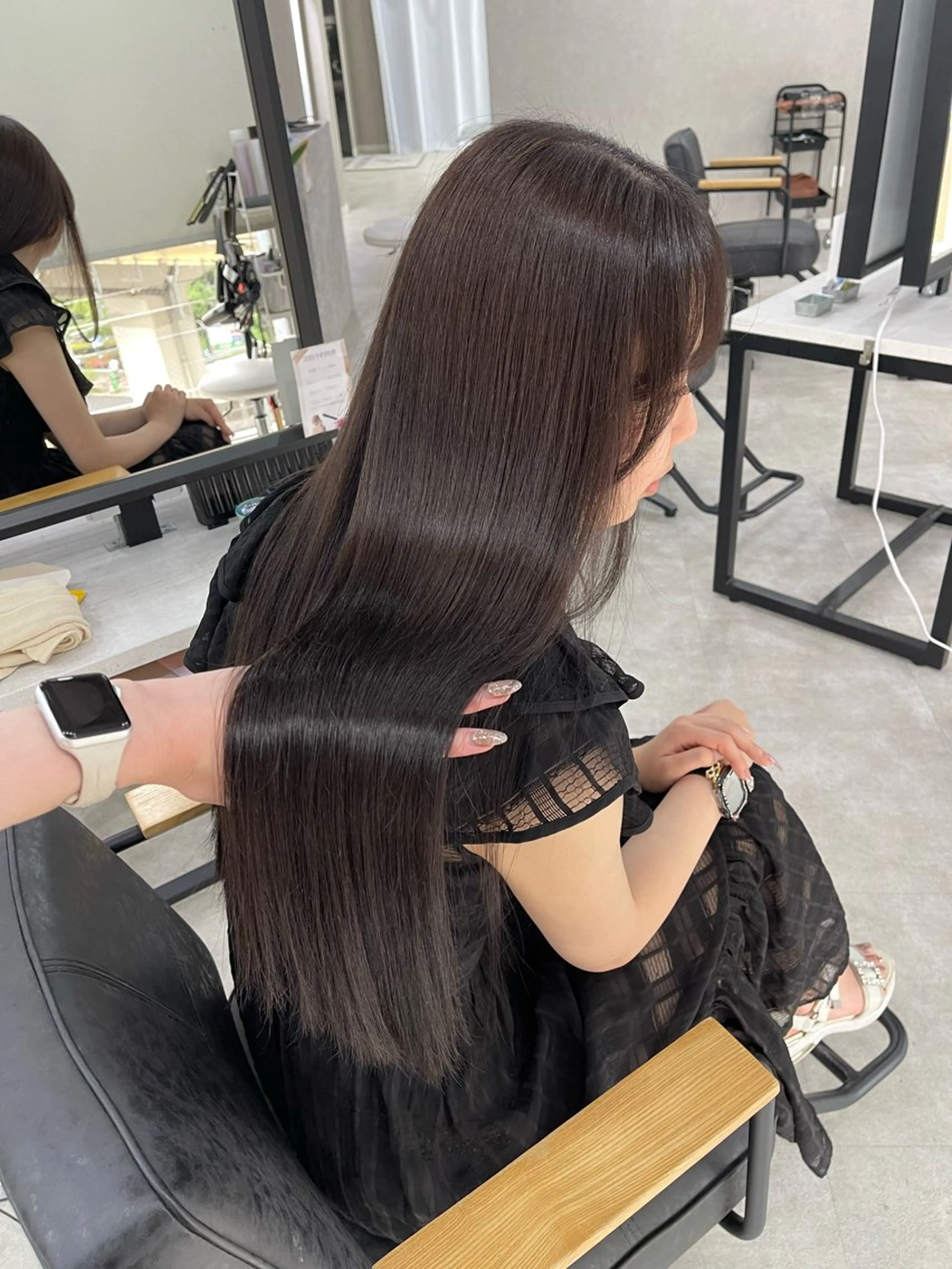 ロング カラー カット ヘアカラー 盛れる顔まわり✨🎀 レイヤー別所好葉のヘアスタイル