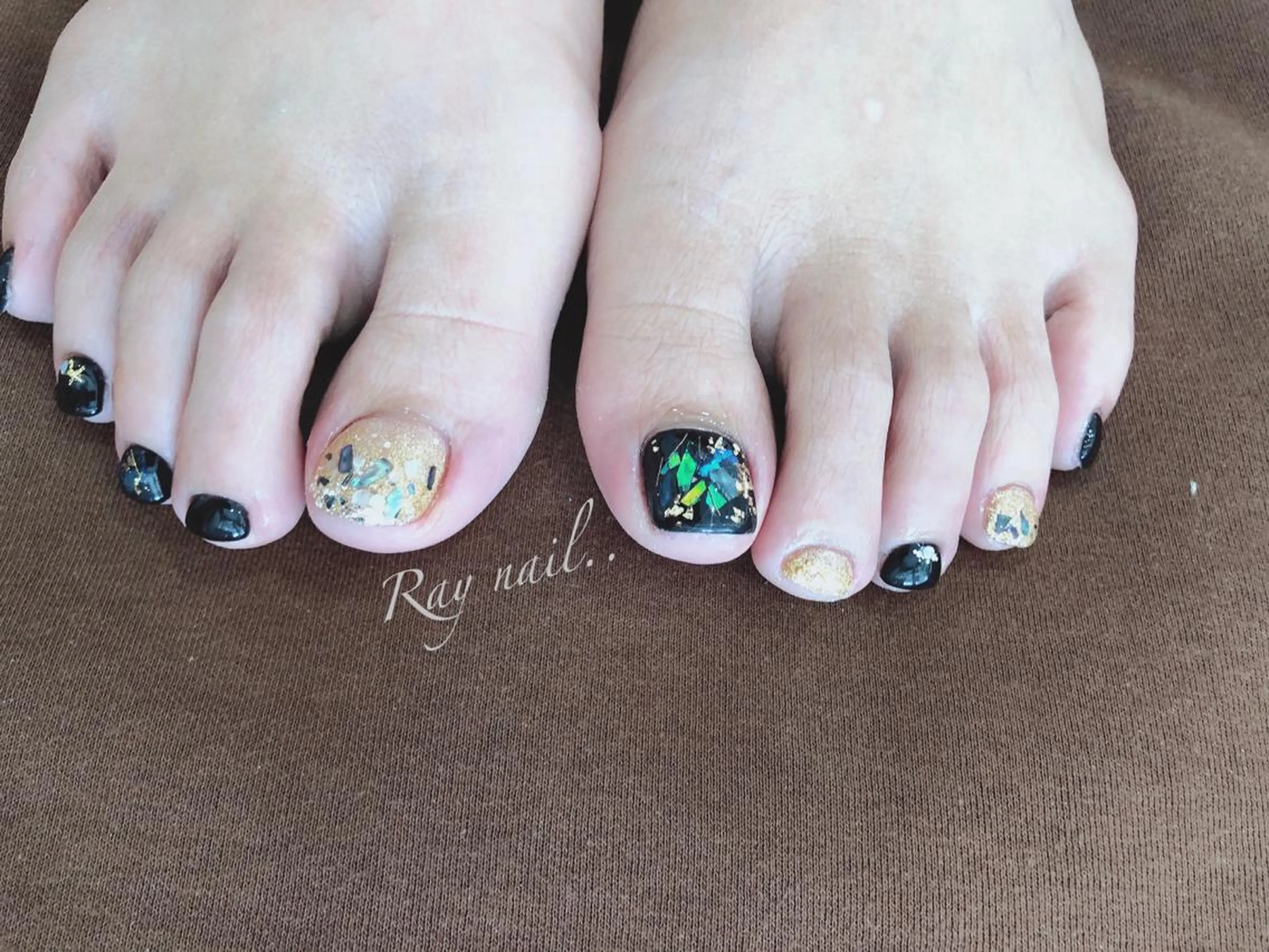 ネイル フットネイル ラメ(グリッター) フットネイル nailsalon ∞ ﾐｶﾅﾙ ∞のネイルデザイン