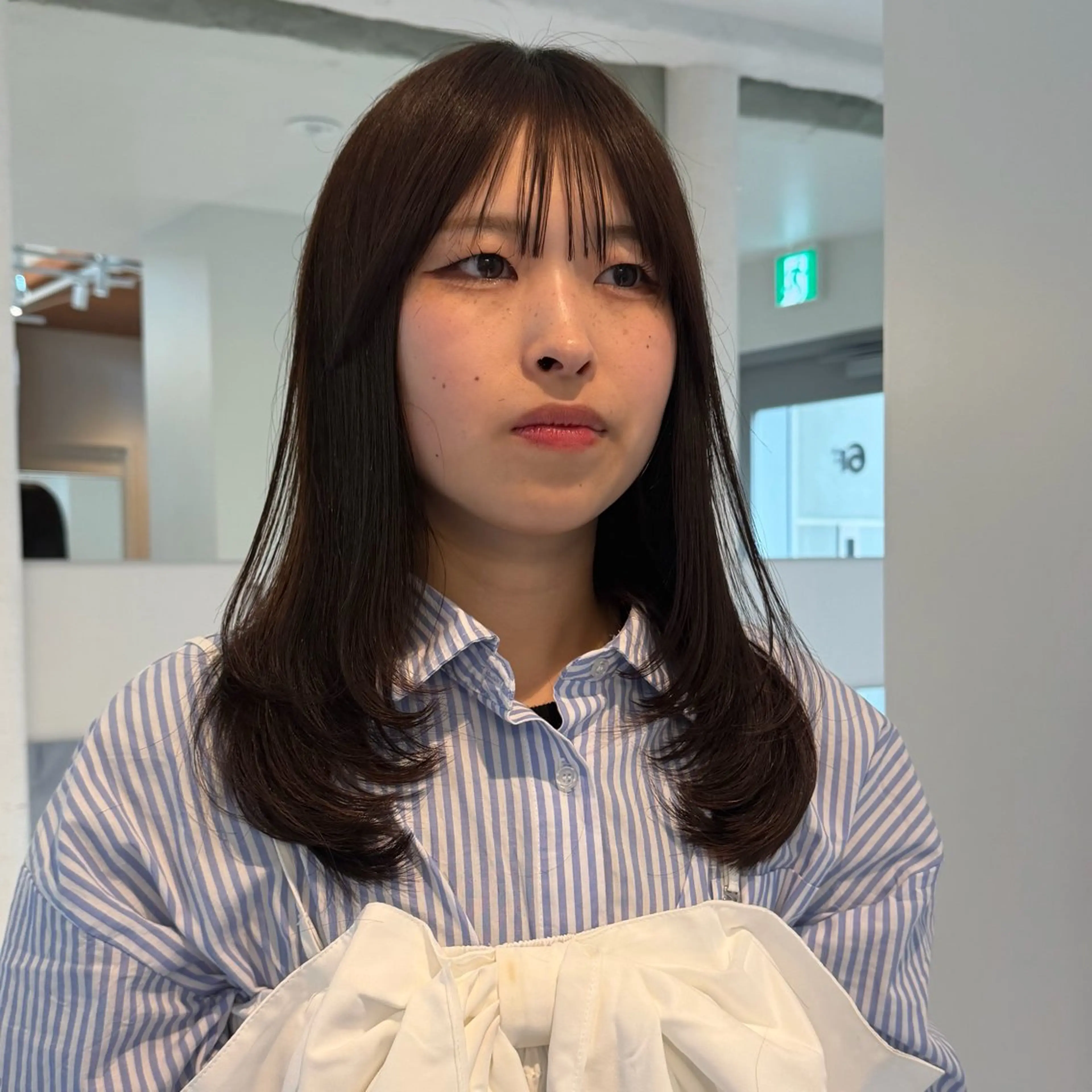 セミロング 山口 真季のヘアスタイル