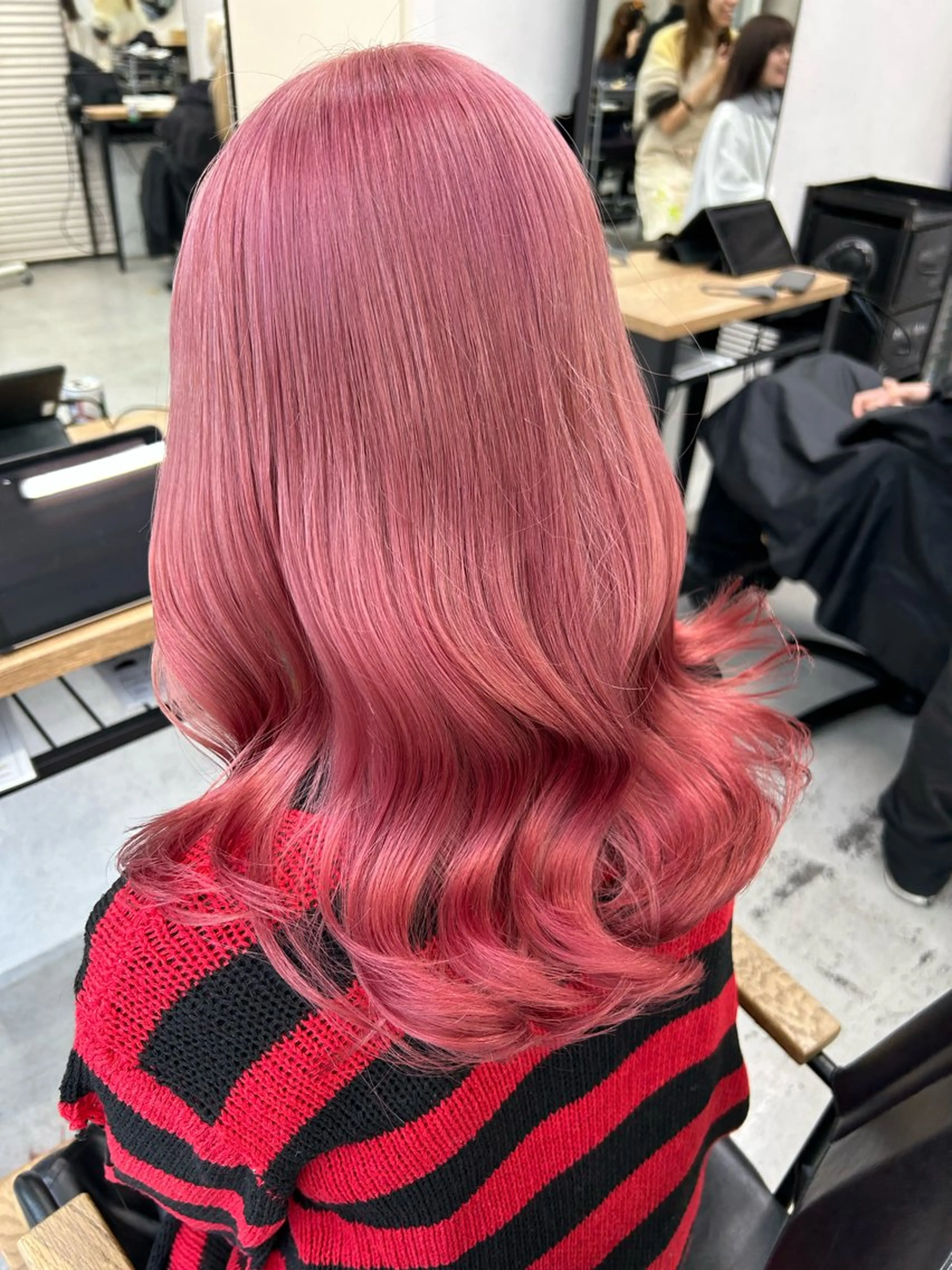 ミディアム カラー メンズ ピンクカラー カット ヘアカラー トリートメント 🧸艶々韓国ヘア 🧁mizunaのヘアスタイル