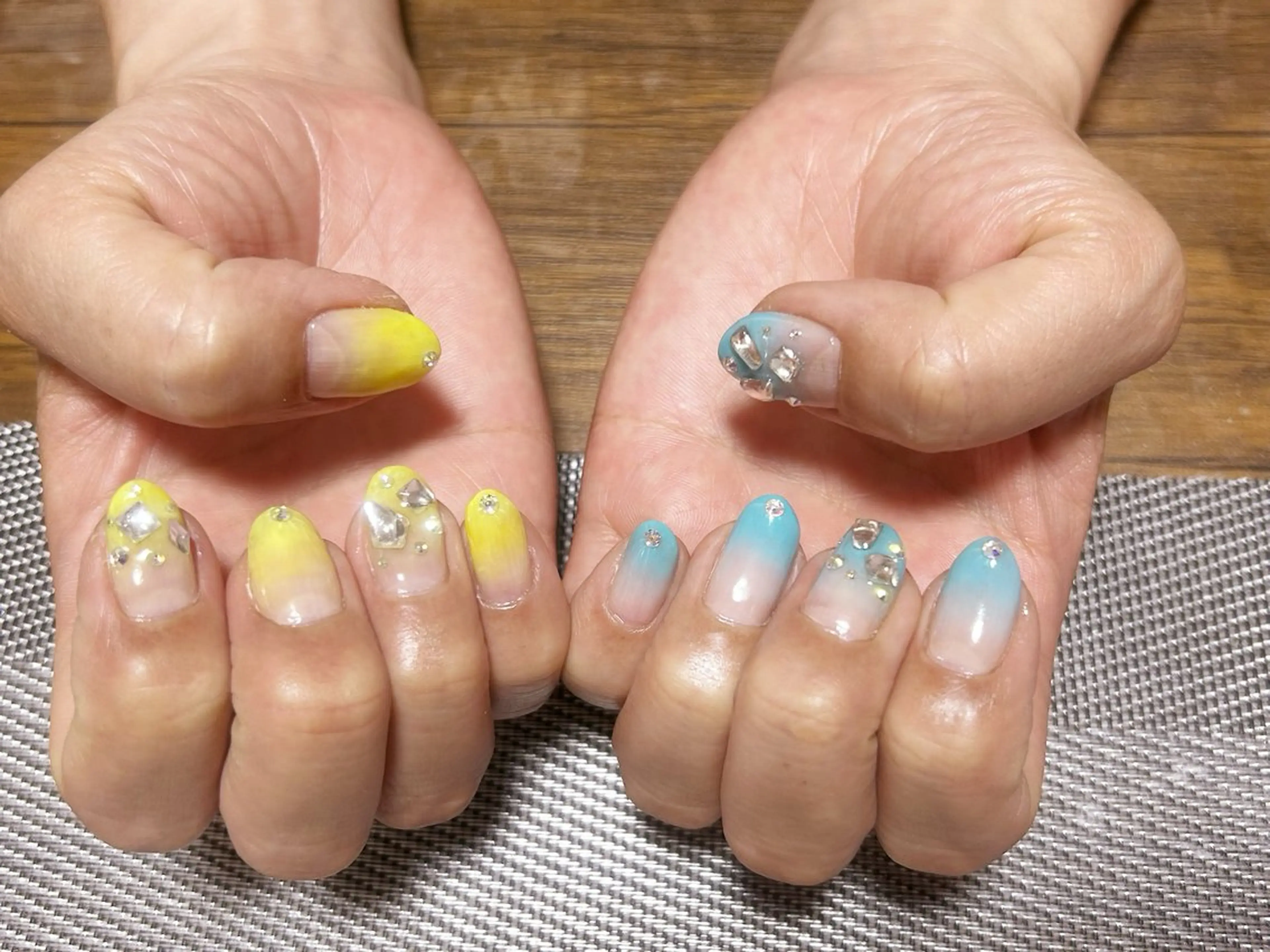 ネイル キラキラネイル 夏ネイル ハンドネイル i nailのネイルデザイン