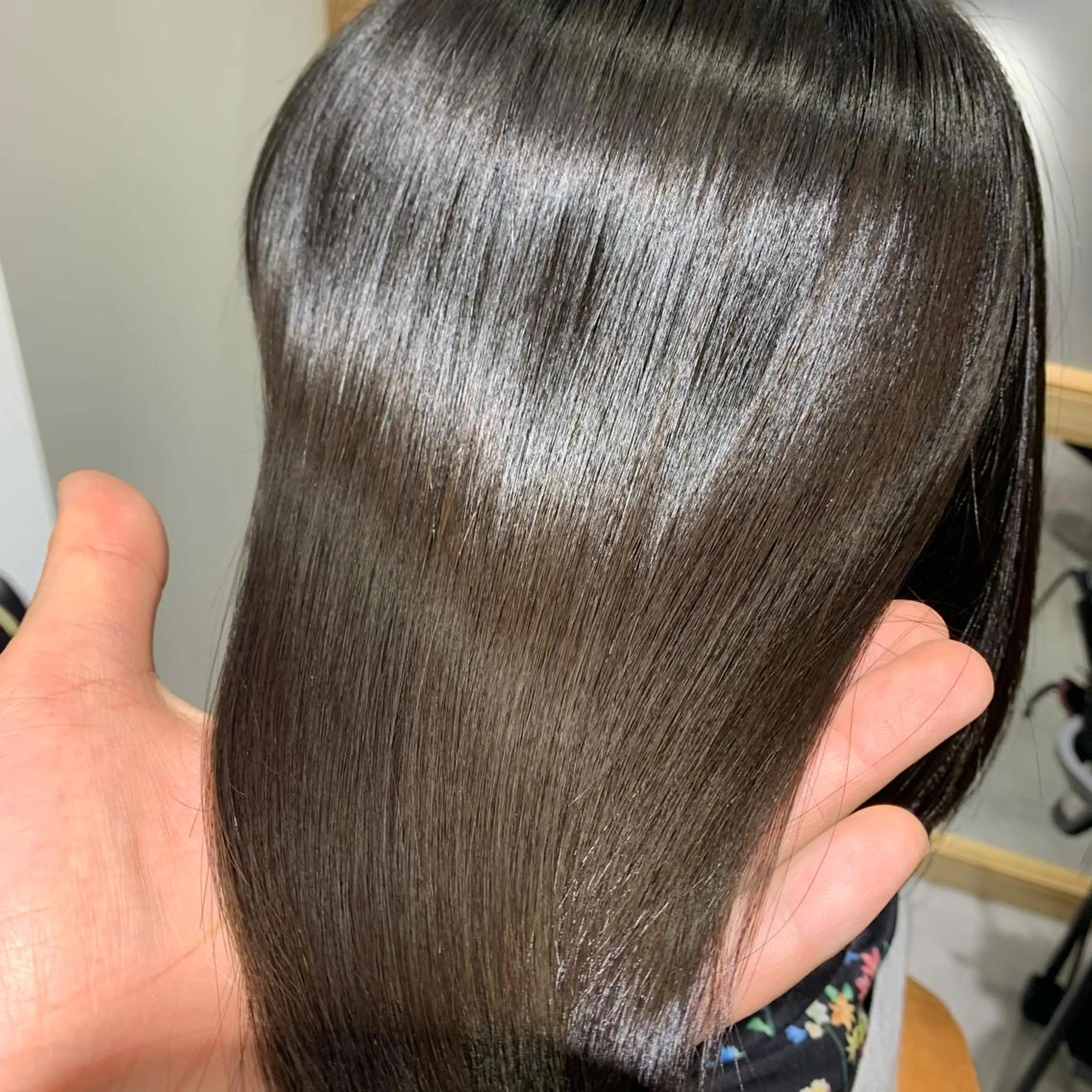 縮毛矯正+髪質改善トリートメント酸性域で出来るダメージレスの縮毛矯正🦋今までで1番良い仕上がりとの評判多数🌈✨の写真