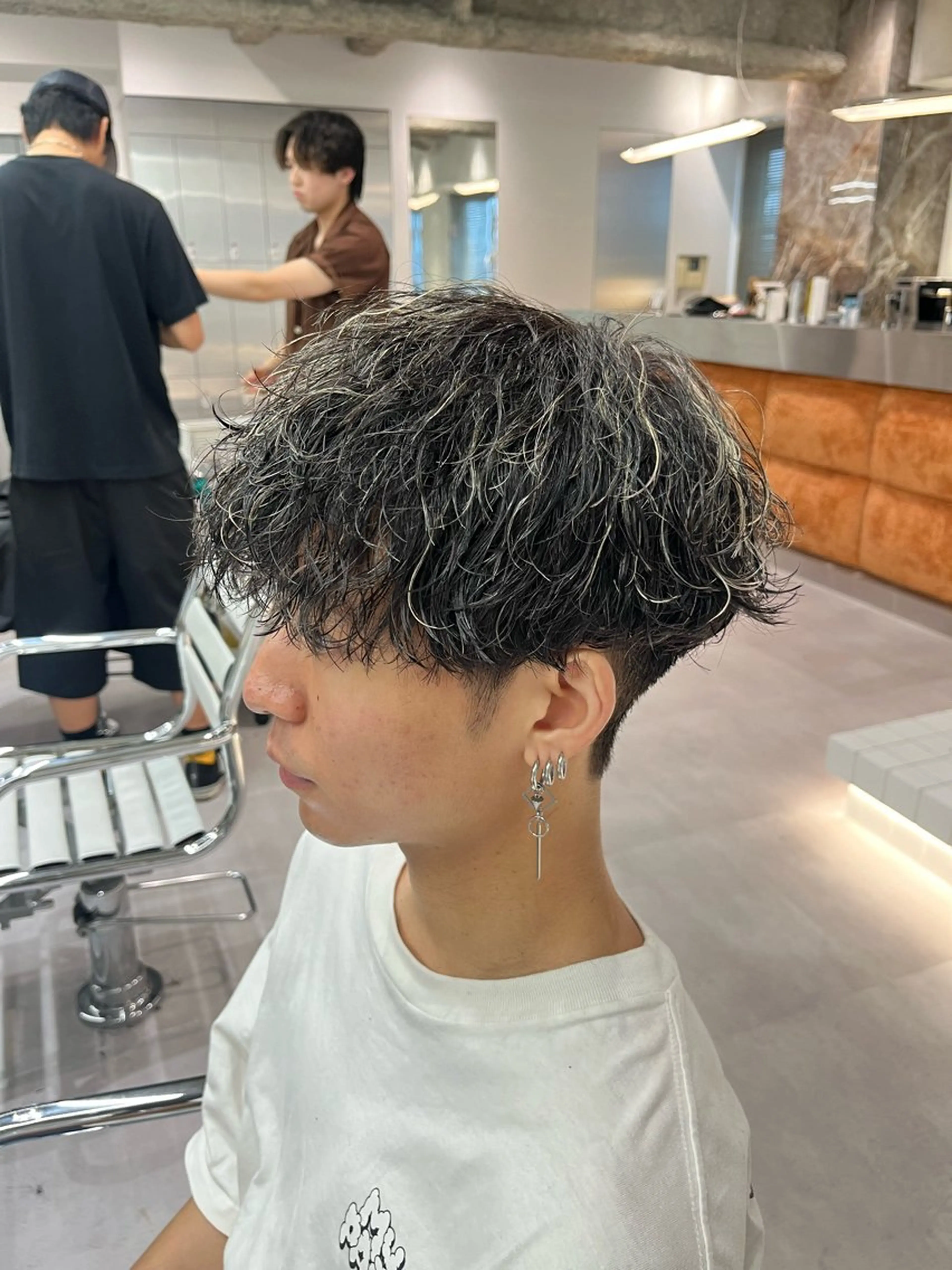 ショート パーマ メンズ ⚡メンズパーマフ ェードカットTomyのヘアスタイル
