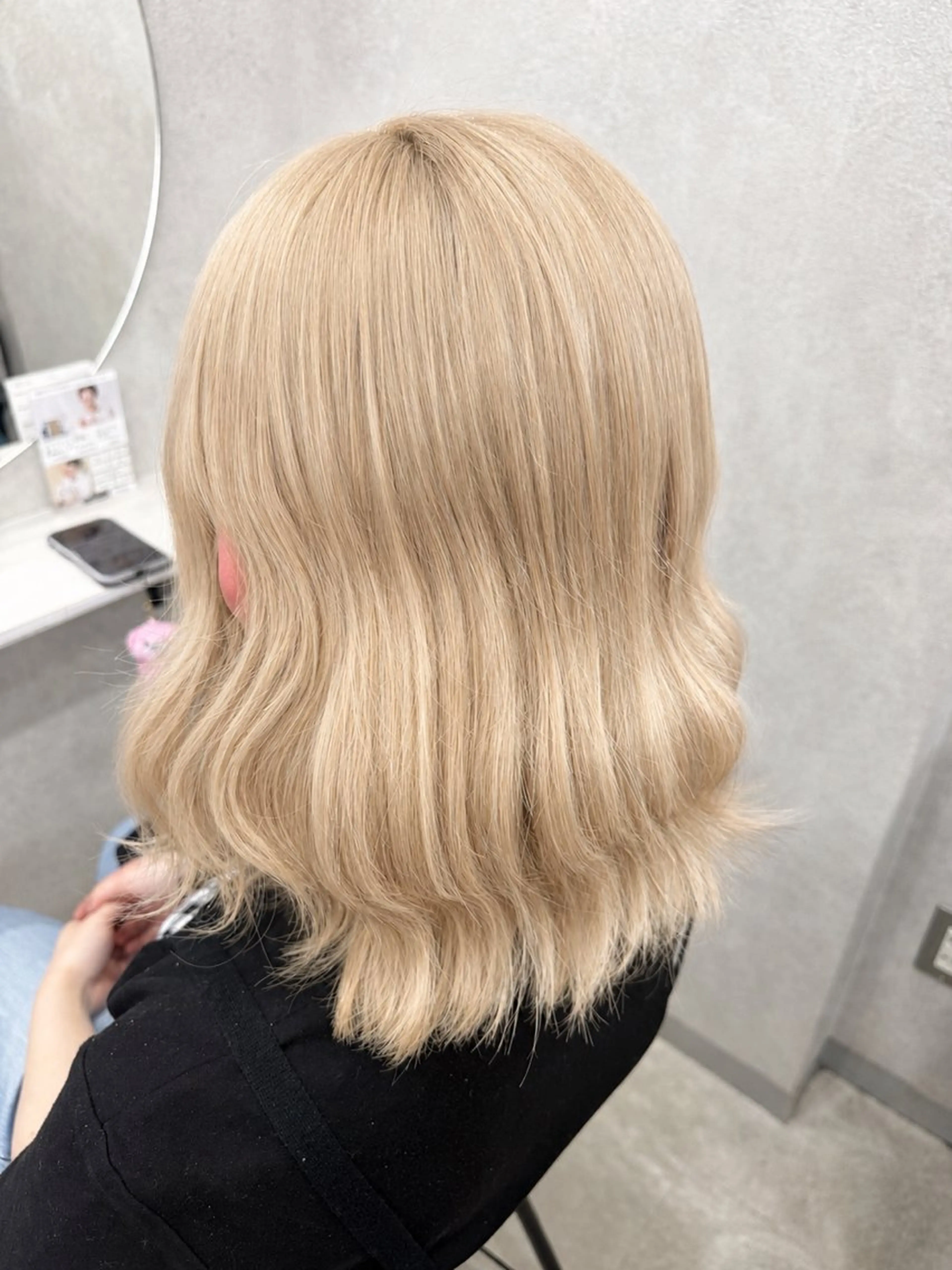 ミディアム 関 愛菜のヘアスタイル