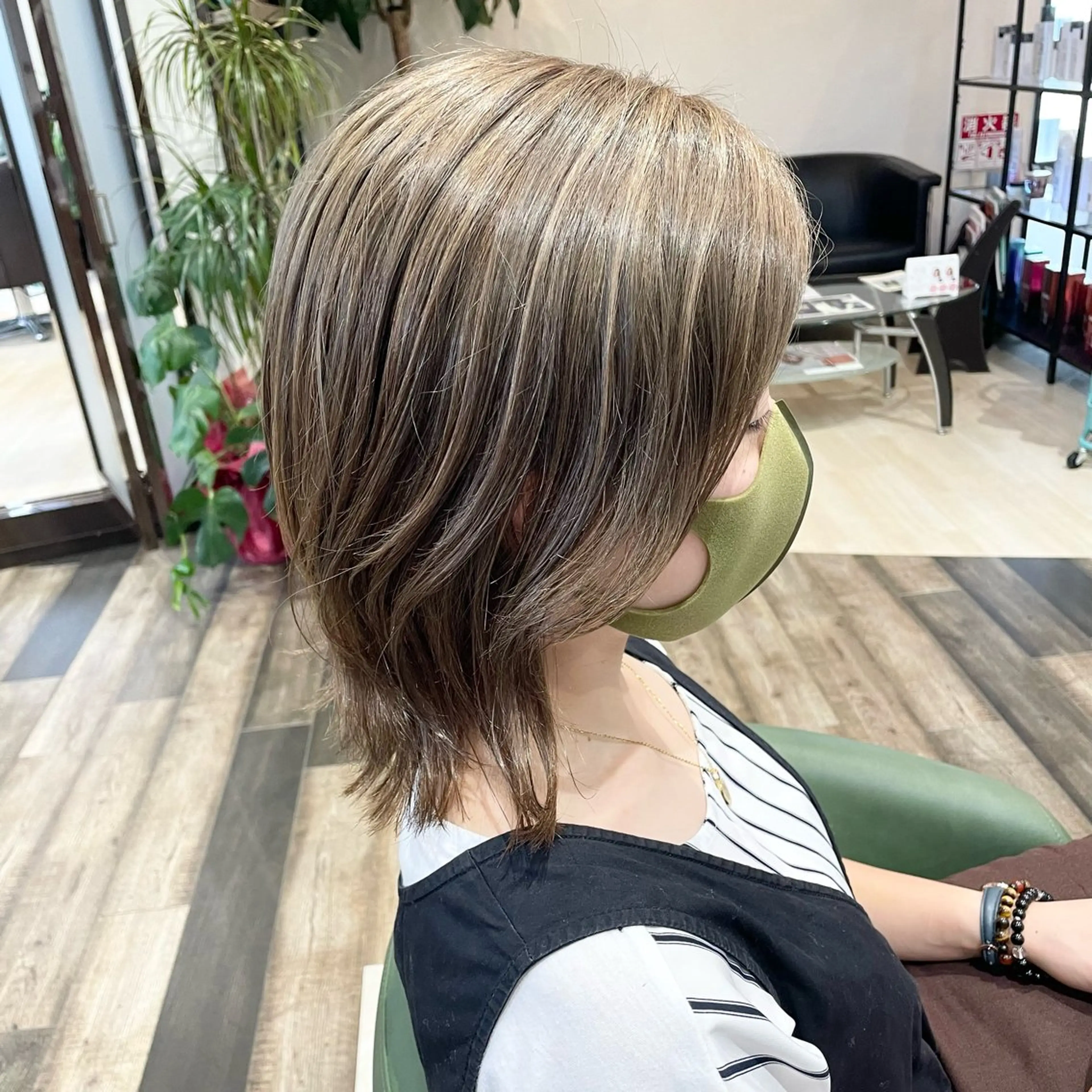 ミディアム カラー ベージュカラー ブリーチ ケアブリーチ ダブルカラー ハイライトカラー 村上 遥香 店長スタイリストのヘアスタイル