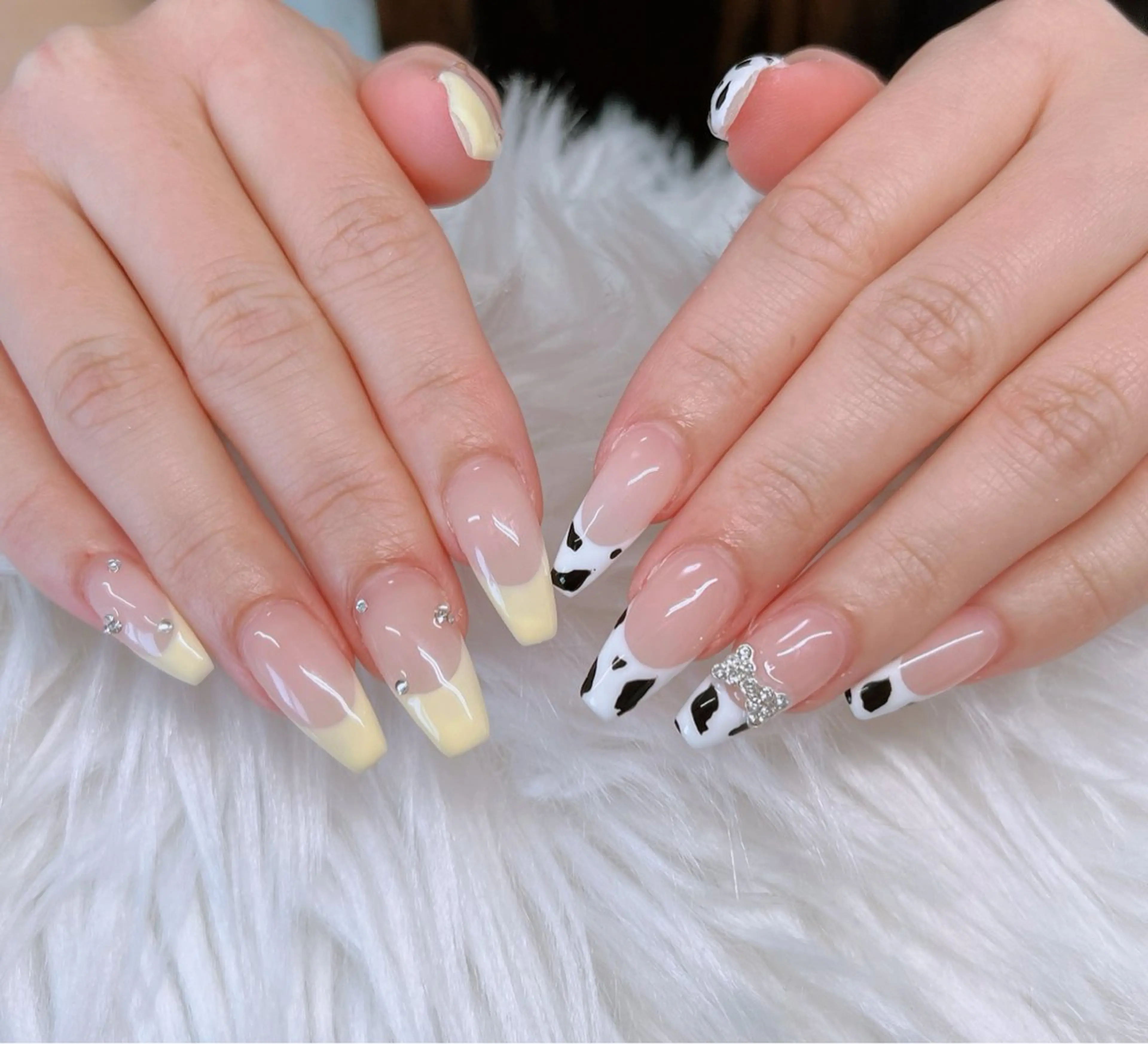 ネイル 長さ出し フレンチネイル キラキラネイル 韓国ネイル マグネットネイル ハンドネイル Lee _nailのネイルデザイン