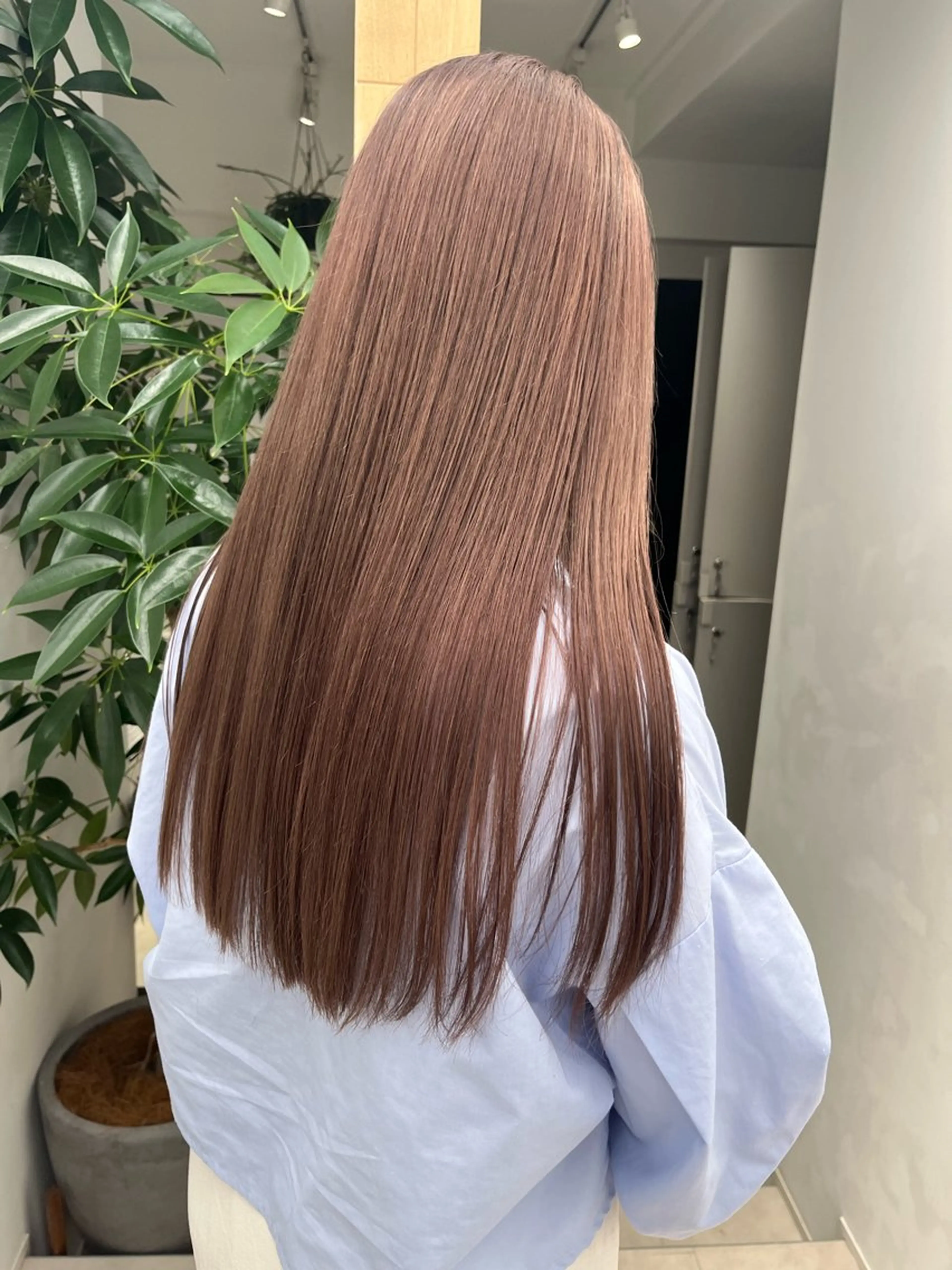 ロング カラー ベージュカラー ブリーチ ダブルカラー ハイトーンカラー ピンクカラー 赤み消しカラー/ ナチュラル/トモキのヘアスタイル