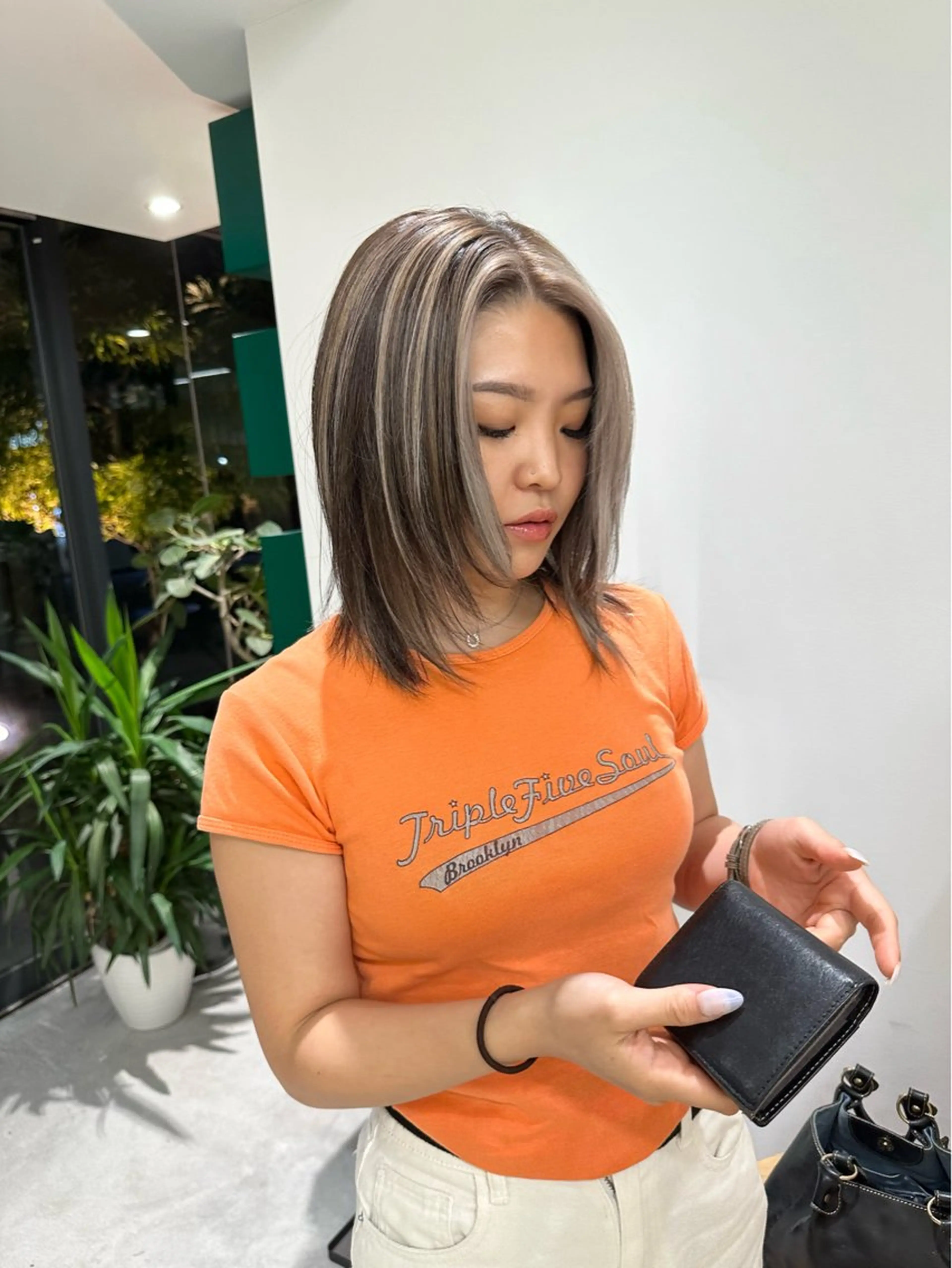 ミディアム カラー カット ヘアカラー トリートメント ハイトーン/透け感 カラー🎀真香のヘアスタイル