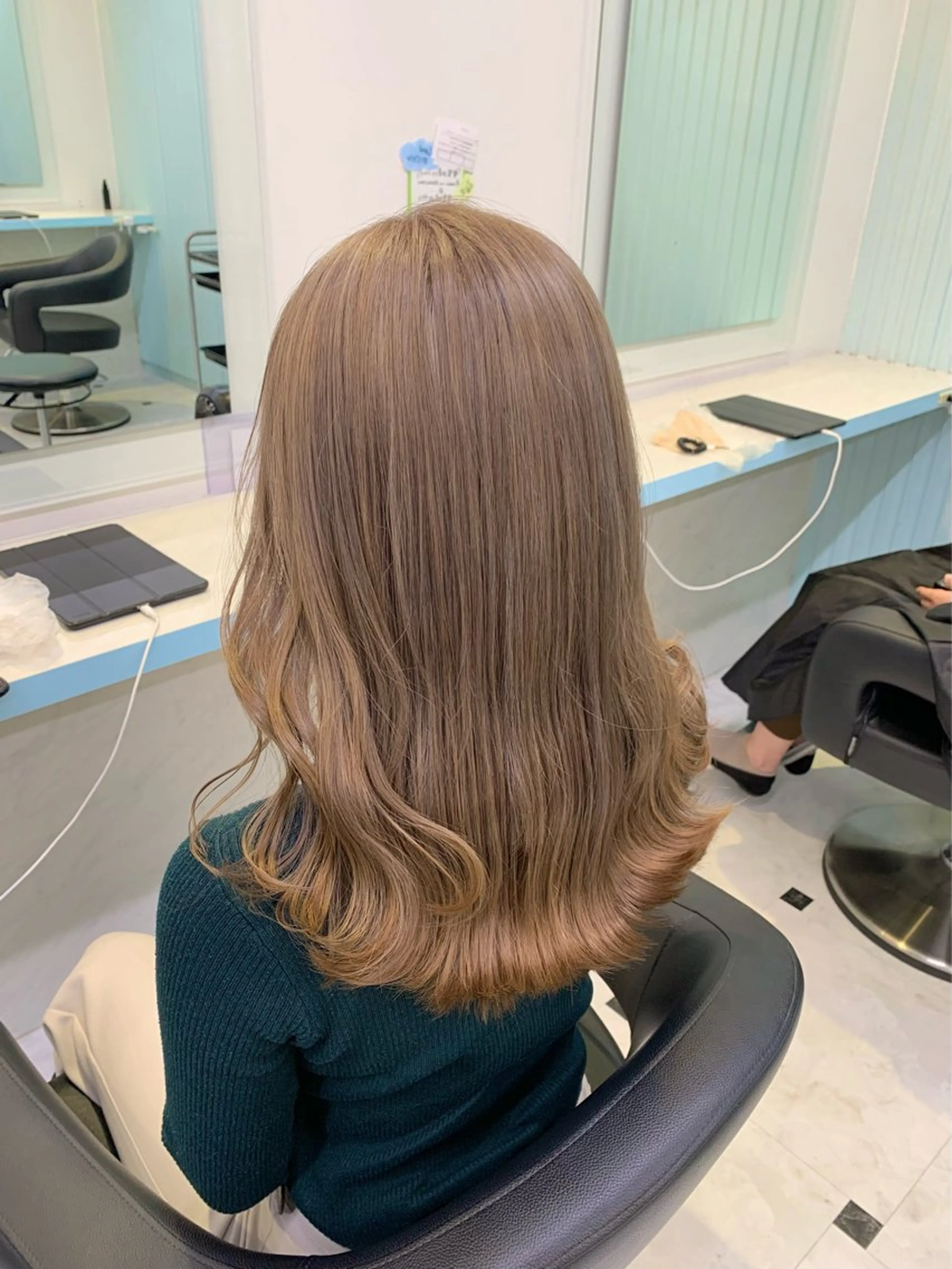 ミディアム カラー ヘアカラー トリートメント ブリーチカラー 🩵MIZUKIのヘアスタイル