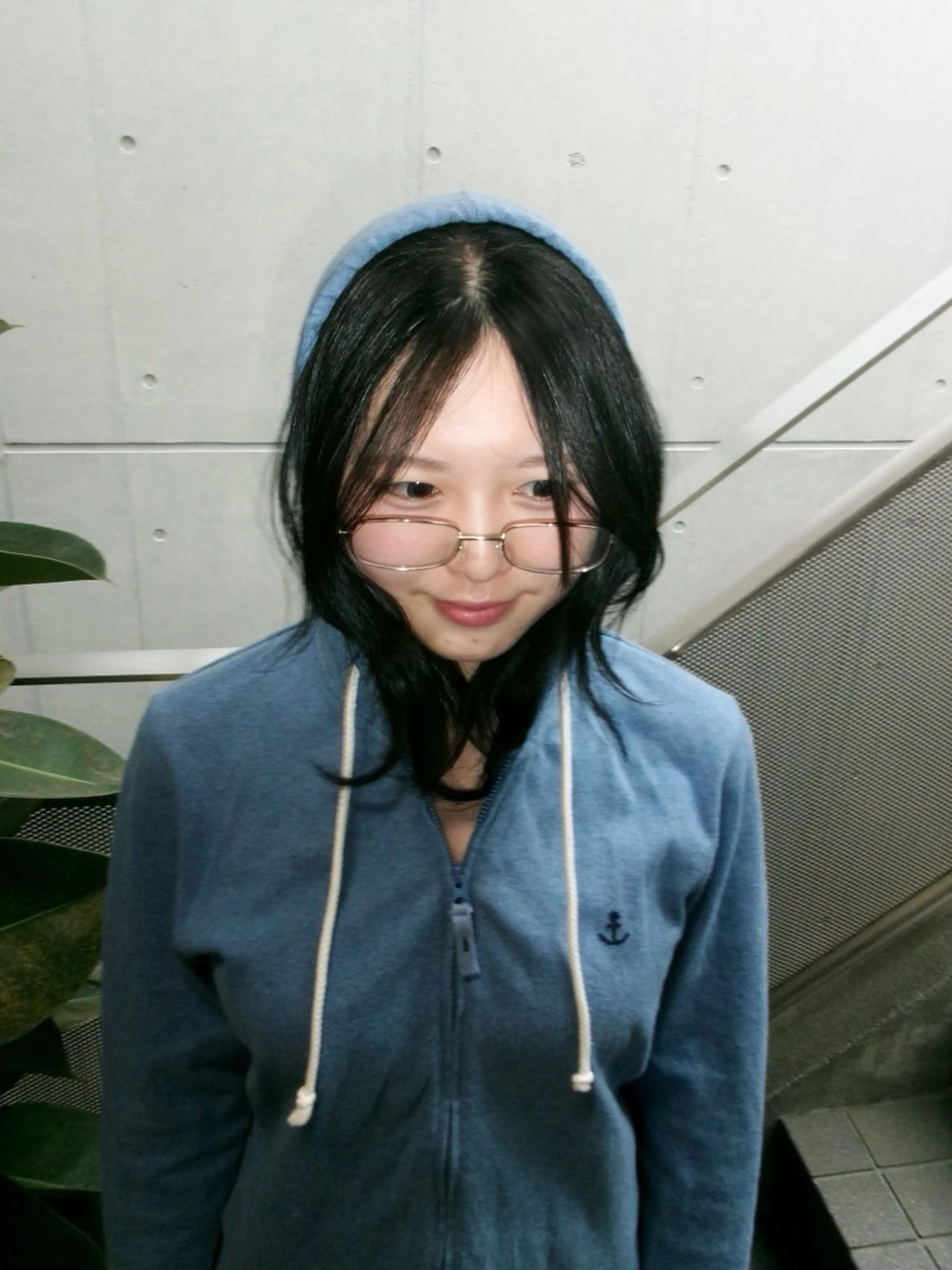 ミディアム カラー 神崎 琴音のヘアスタイル