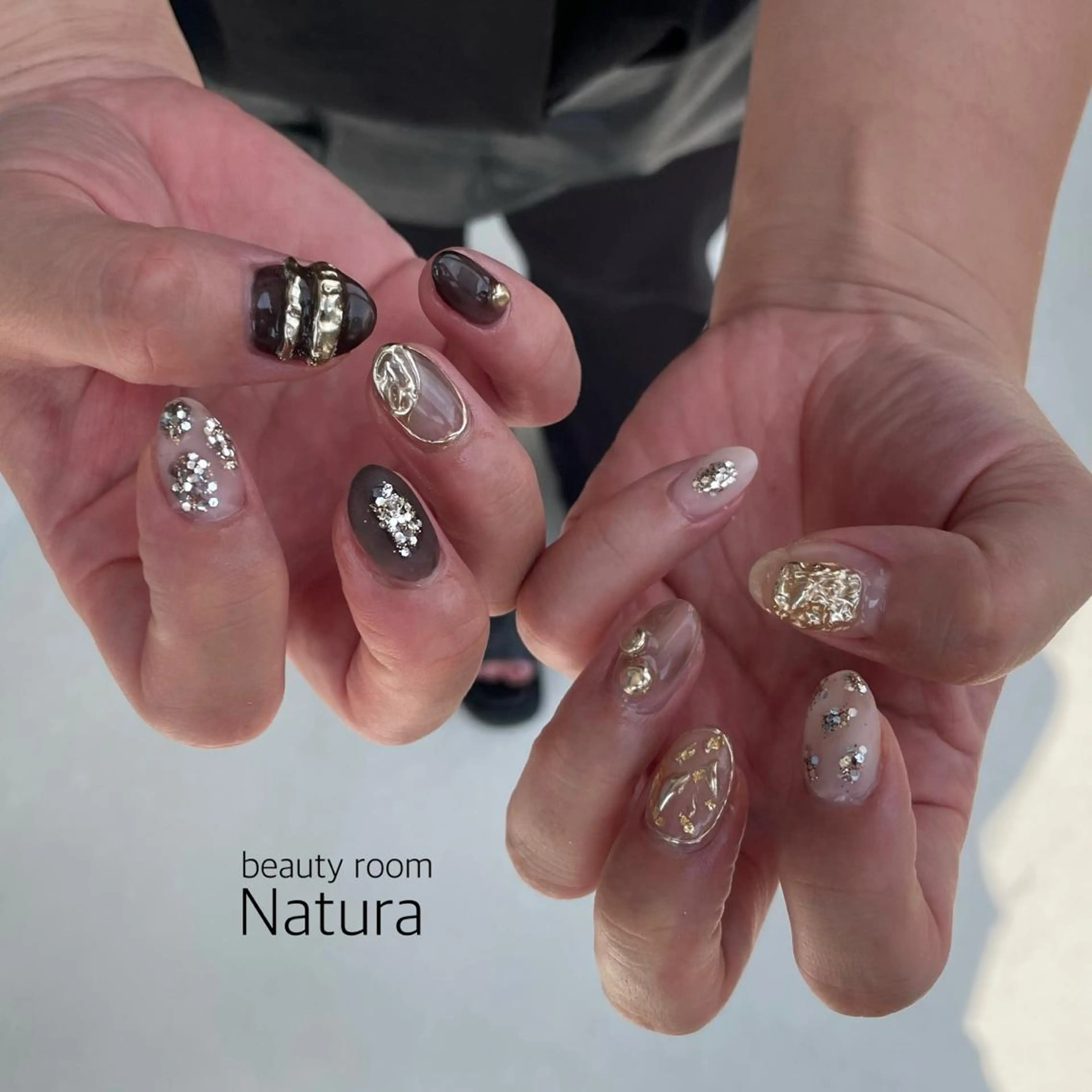 ネイル マツエク・マツパ アイブロウ ハンドネイル beautyroom Naturaのネイルデザイン