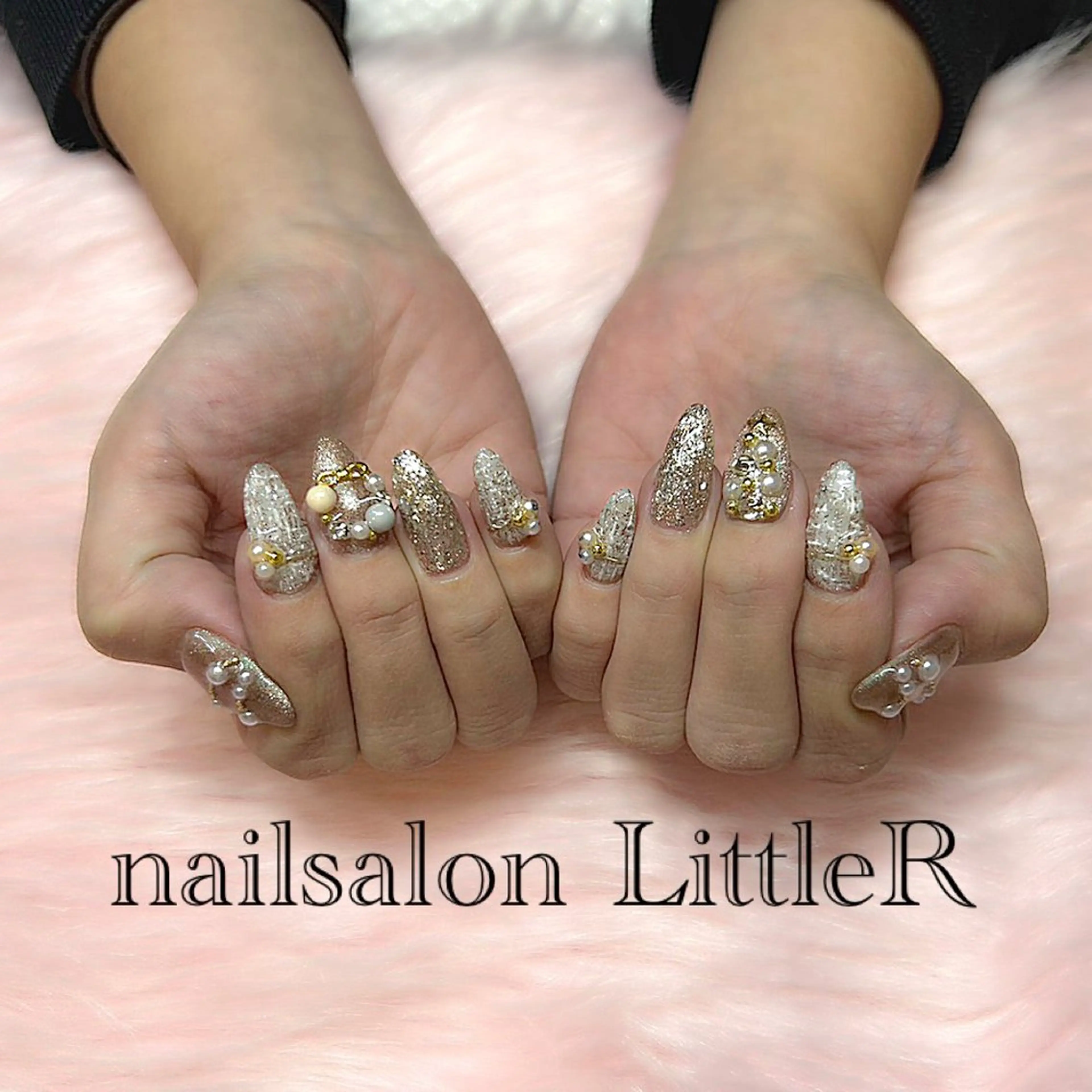 ネイル キラキラネイル 冬ネイル クリスマス Nailsalon Little Rのネイルデザイン