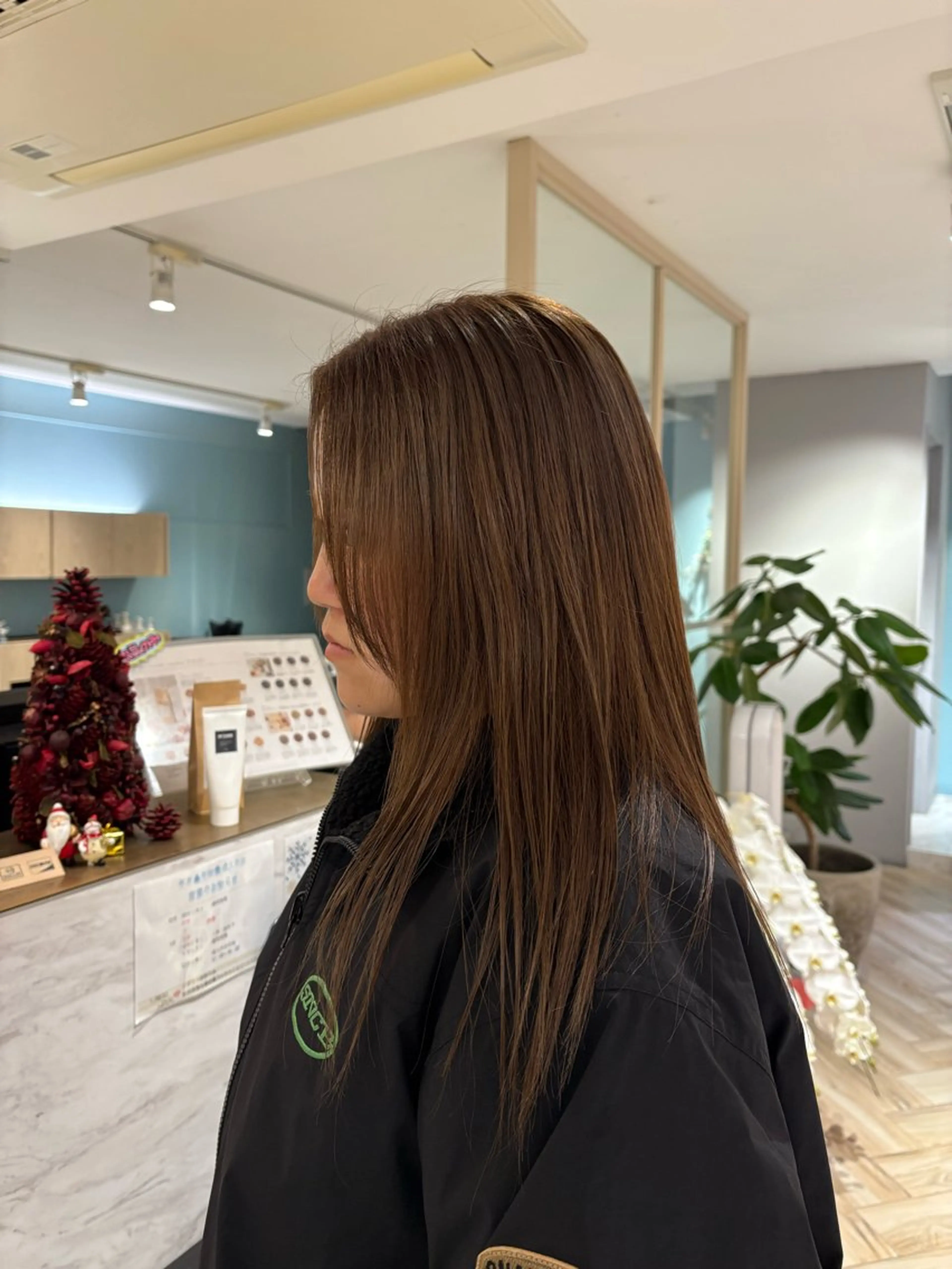 セミロング カラー カットモデル募集中 🦋チバ ミユカ🦋のヘアスタイル