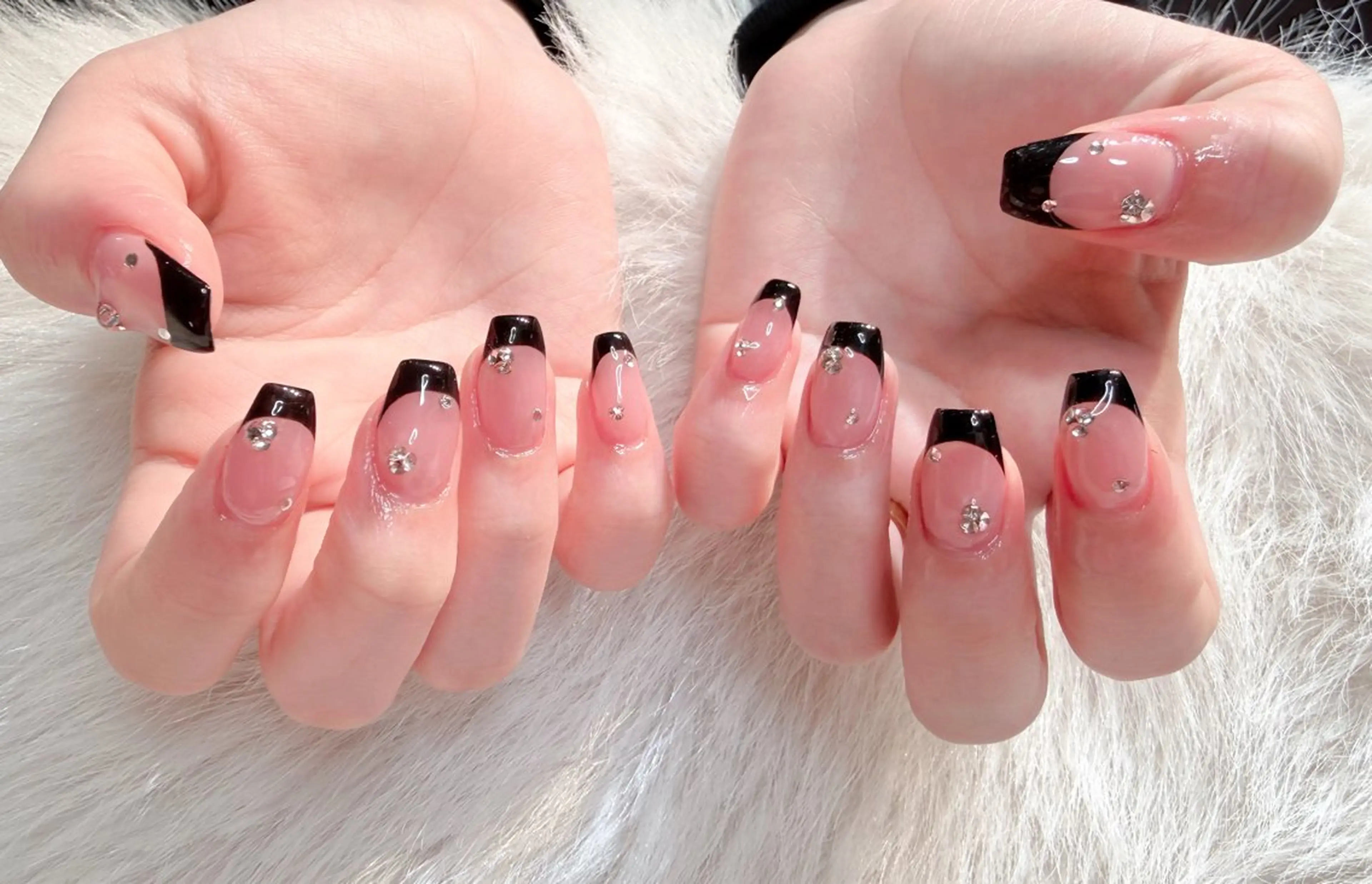 ネイル リボン、ガーリー パーツ放題専門店のネイルデザイン