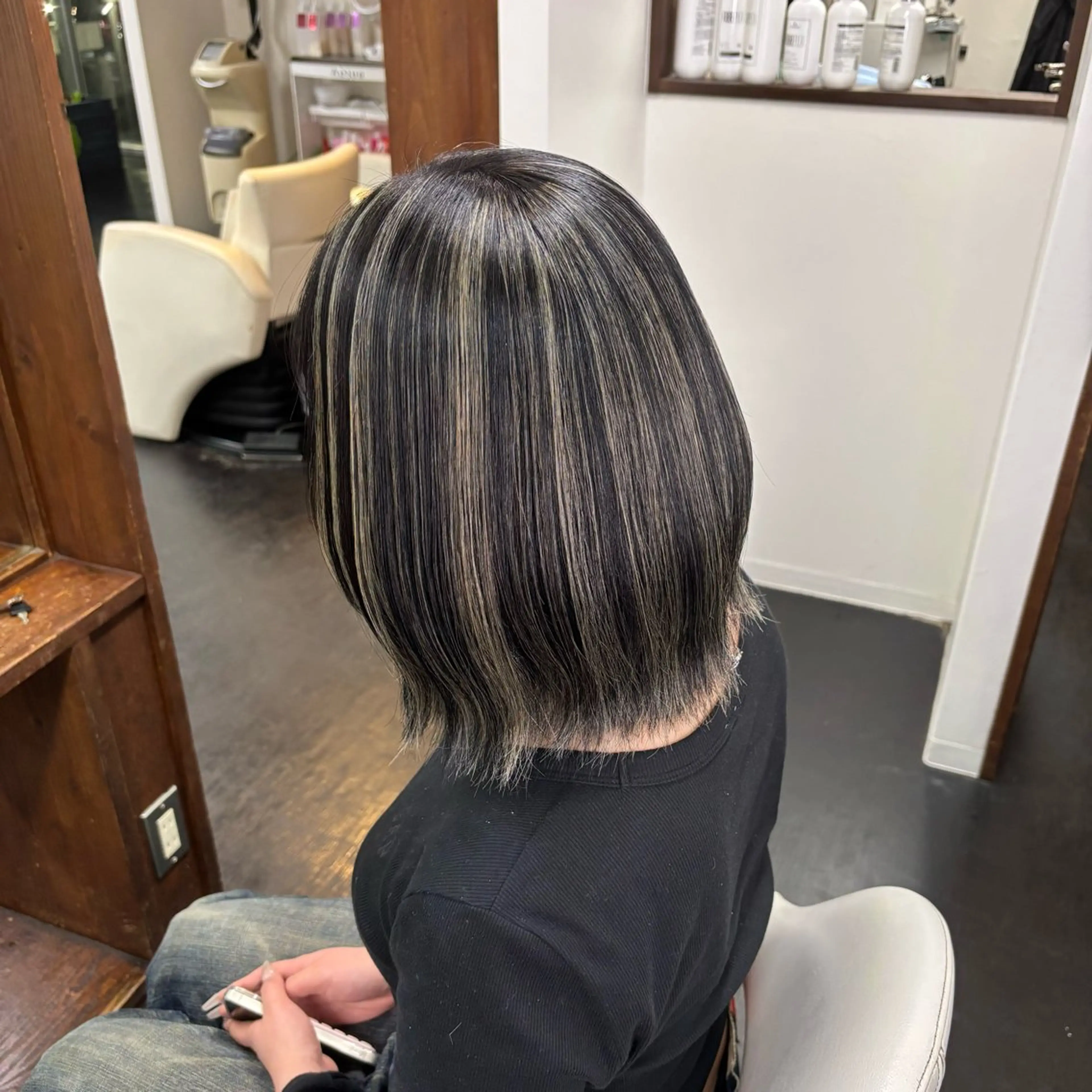 ショート ハイライト OTOHA OLUOLUのヘアスタイル
