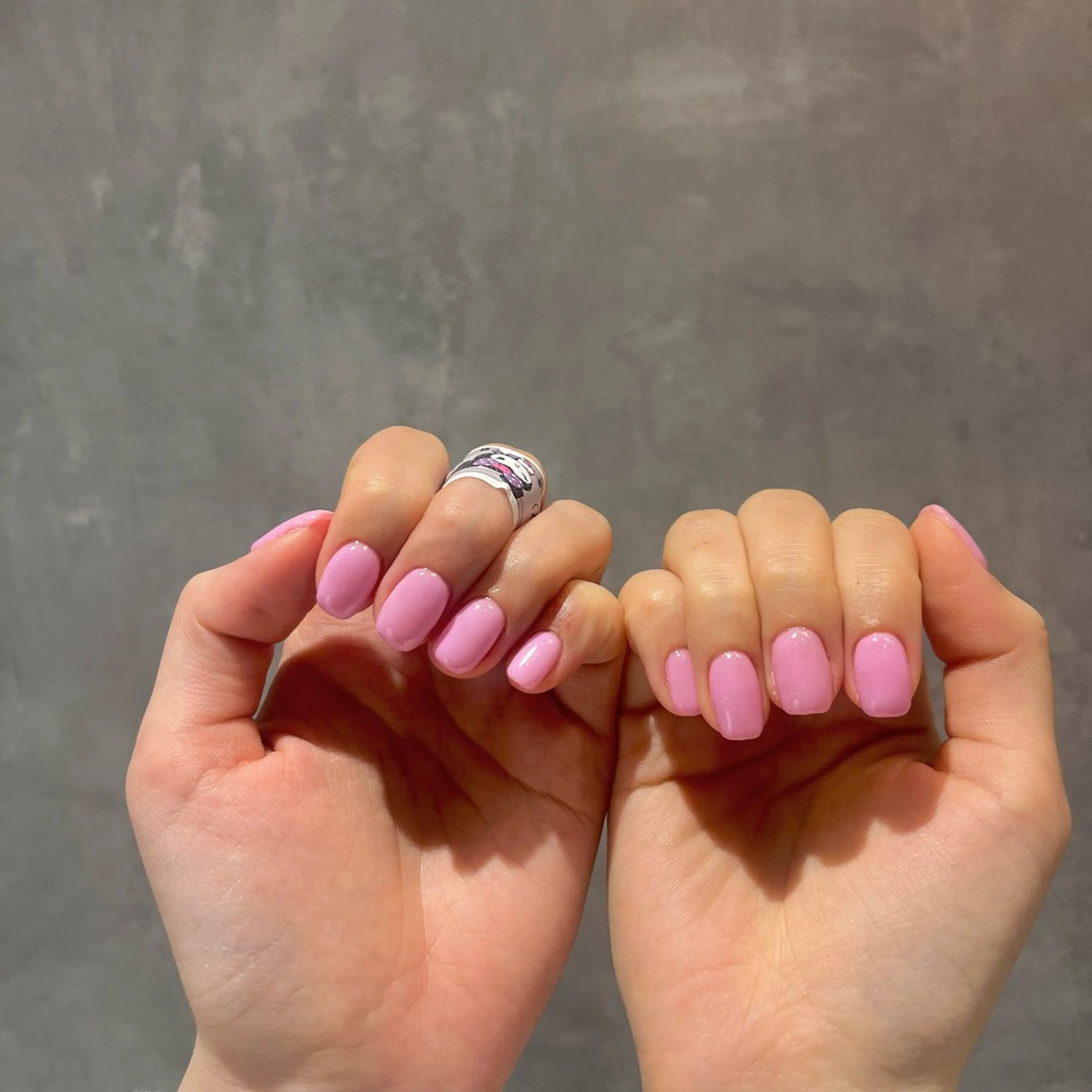 ネイル ワンカラーネイル ピンク 坂口 莉愛のネイルデザイン