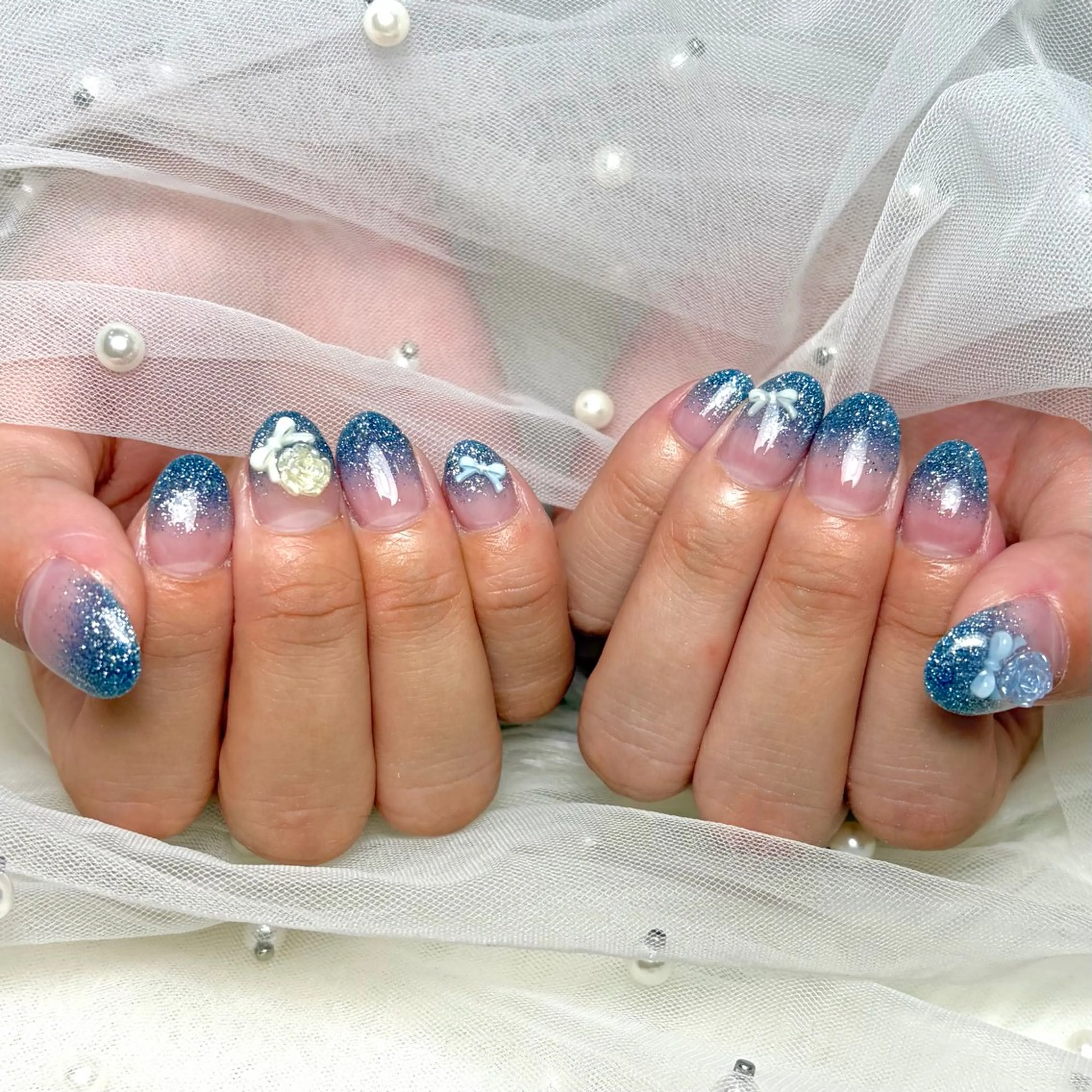 ネイル フラッシュネイル グラデーション キラキラネイル ラメ(グリッター) オフィスネイル ハンドネイル FLORANZ 🫧AIRI🫧のネイルデザイン