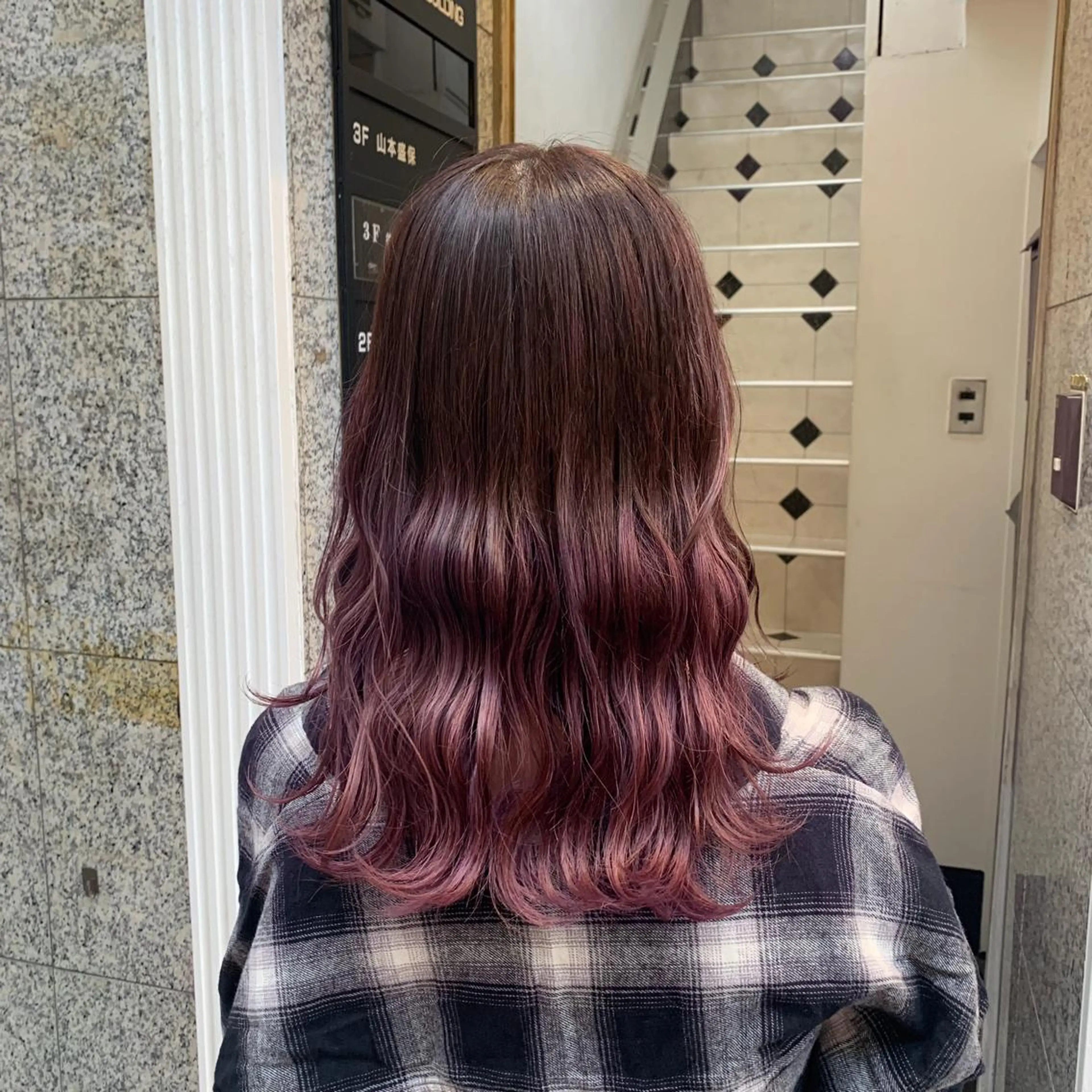 ミディアム SHEARA BY CARE所属・. AYUKAのヘアスタイル