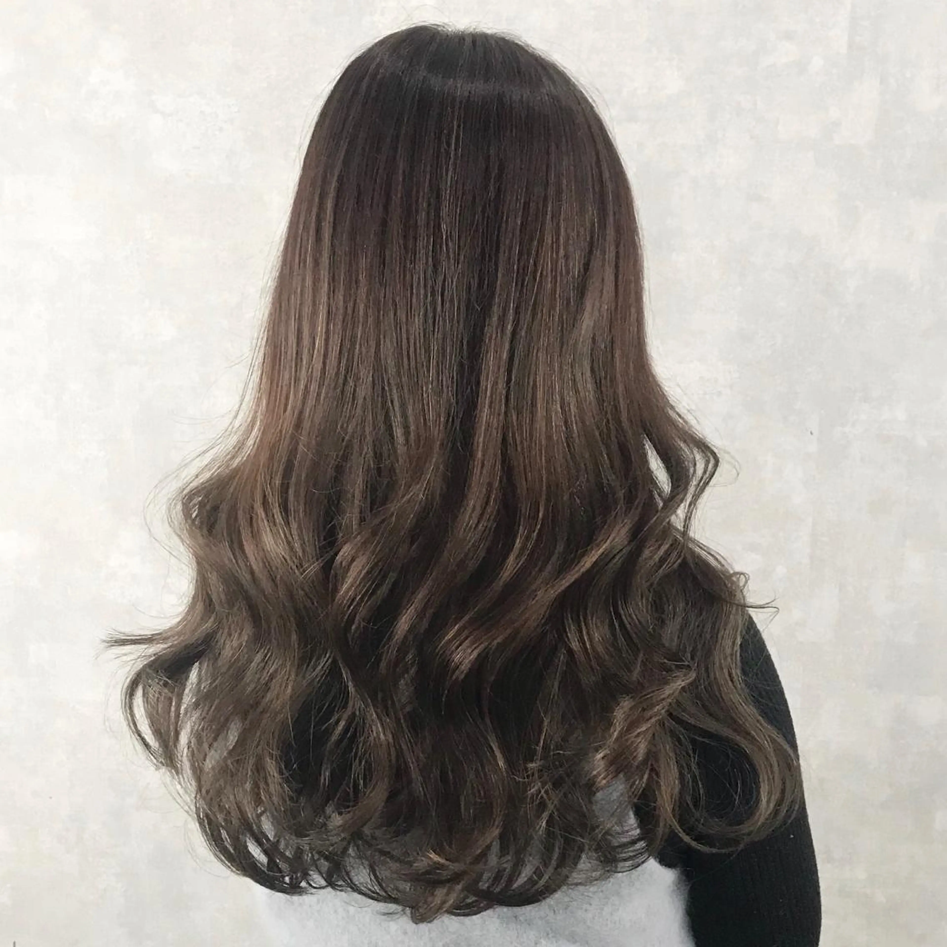 ロング カラー ブリーチ グレージュ ハイライトカラー ハイライト ヨシンモリ K-POP好き美容師 🇰🇷Kai.Yのヘアスタイル