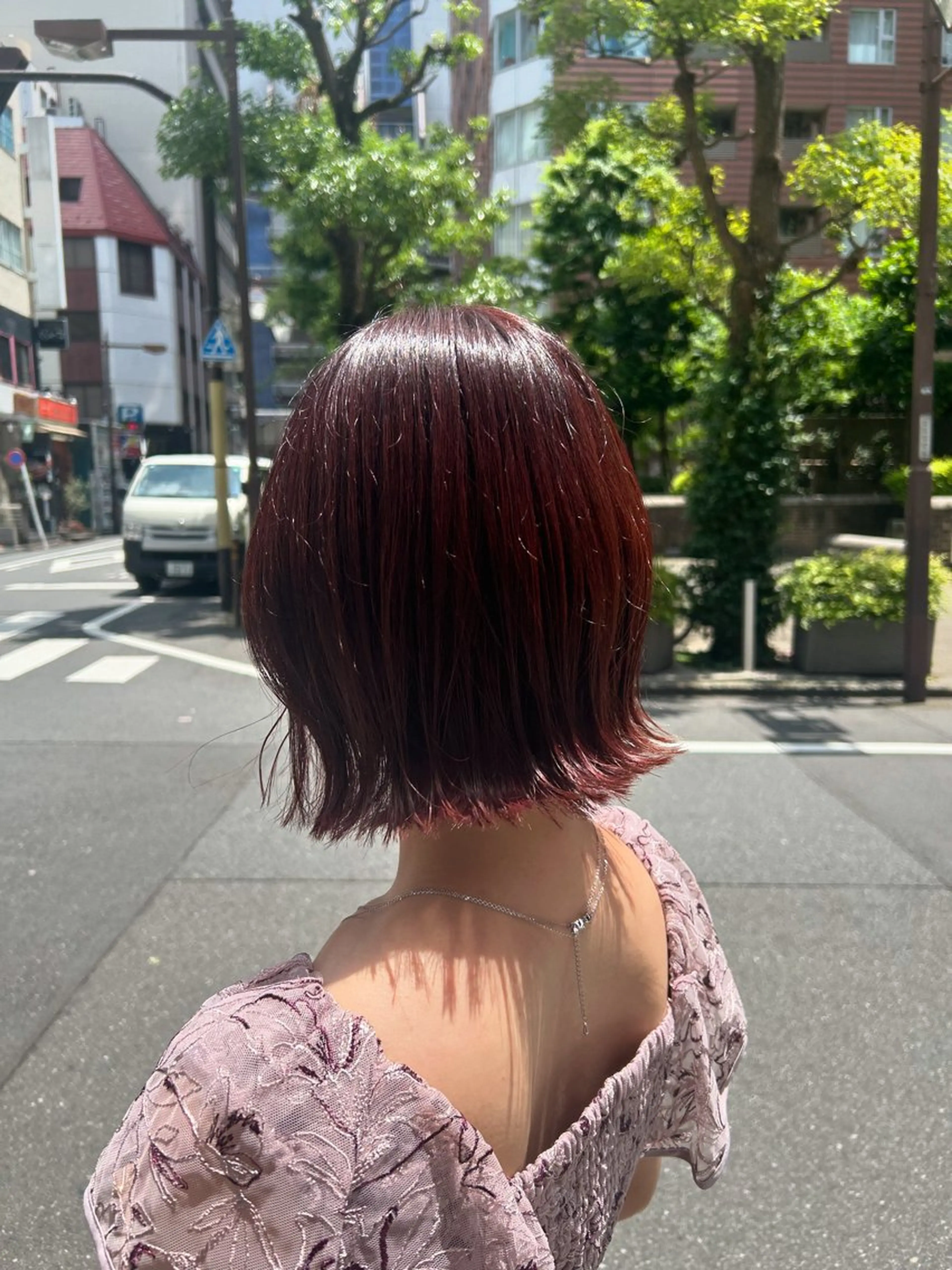 ミディアム カラー イルミナカラー レッドカラー 小磯 維織のヘアスタイル