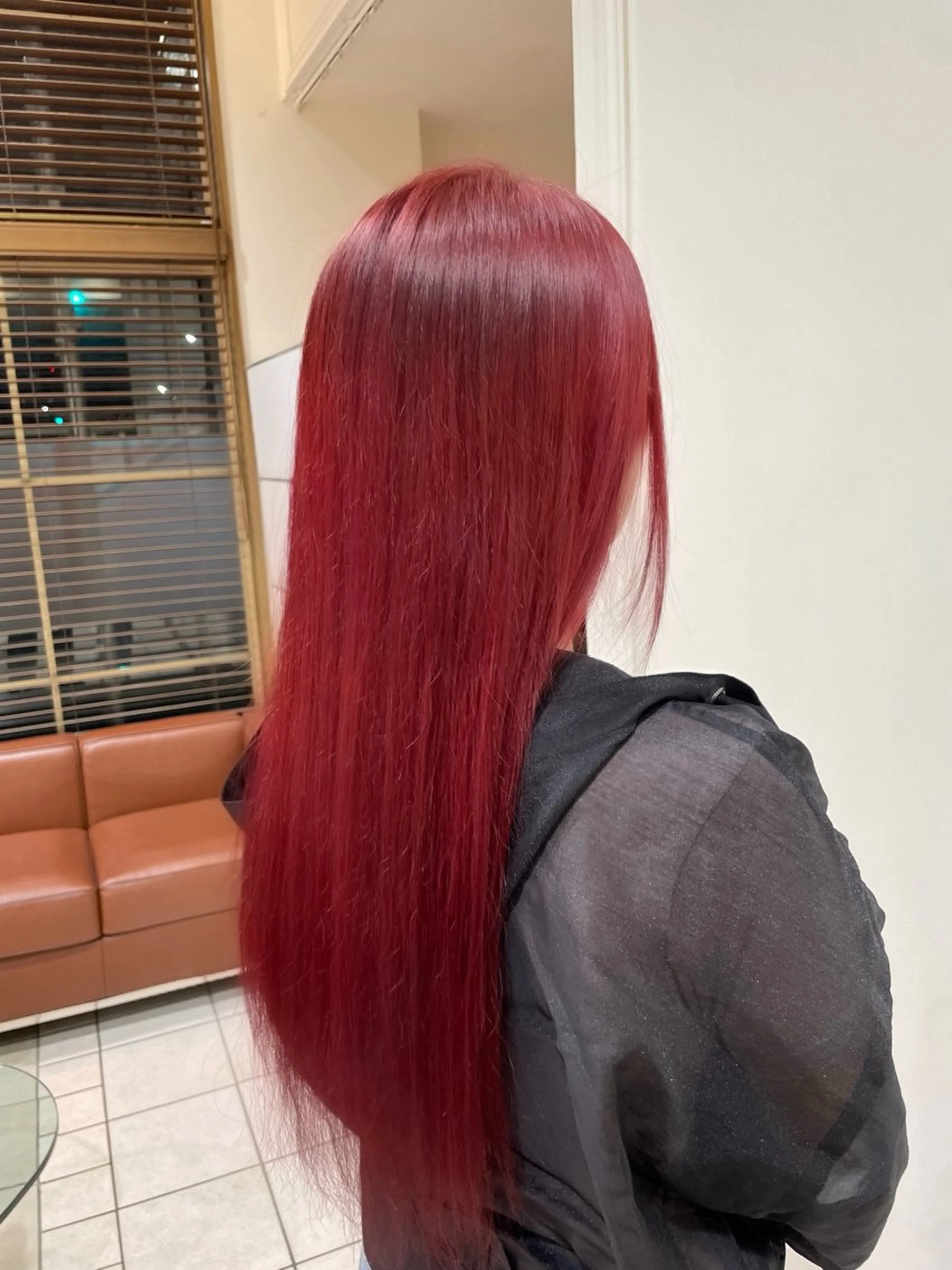 ロング カラー ブリーチ レッドカラー カット ヘアカラー トリートメント 上原 加里奈のヘアスタイル