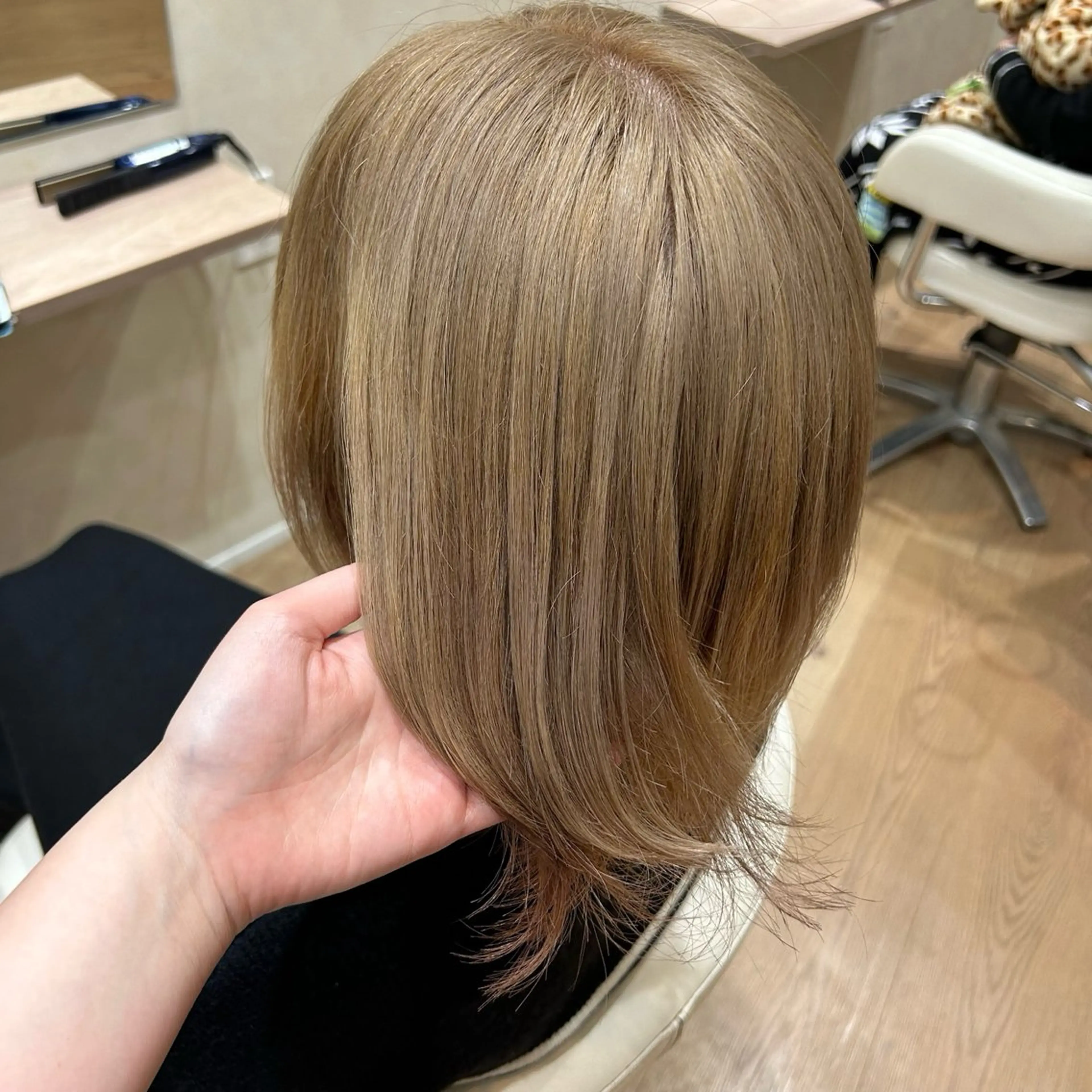 ミディアム カラー カット ヘアカラー 砂野 真璃奈のヘアスタイル