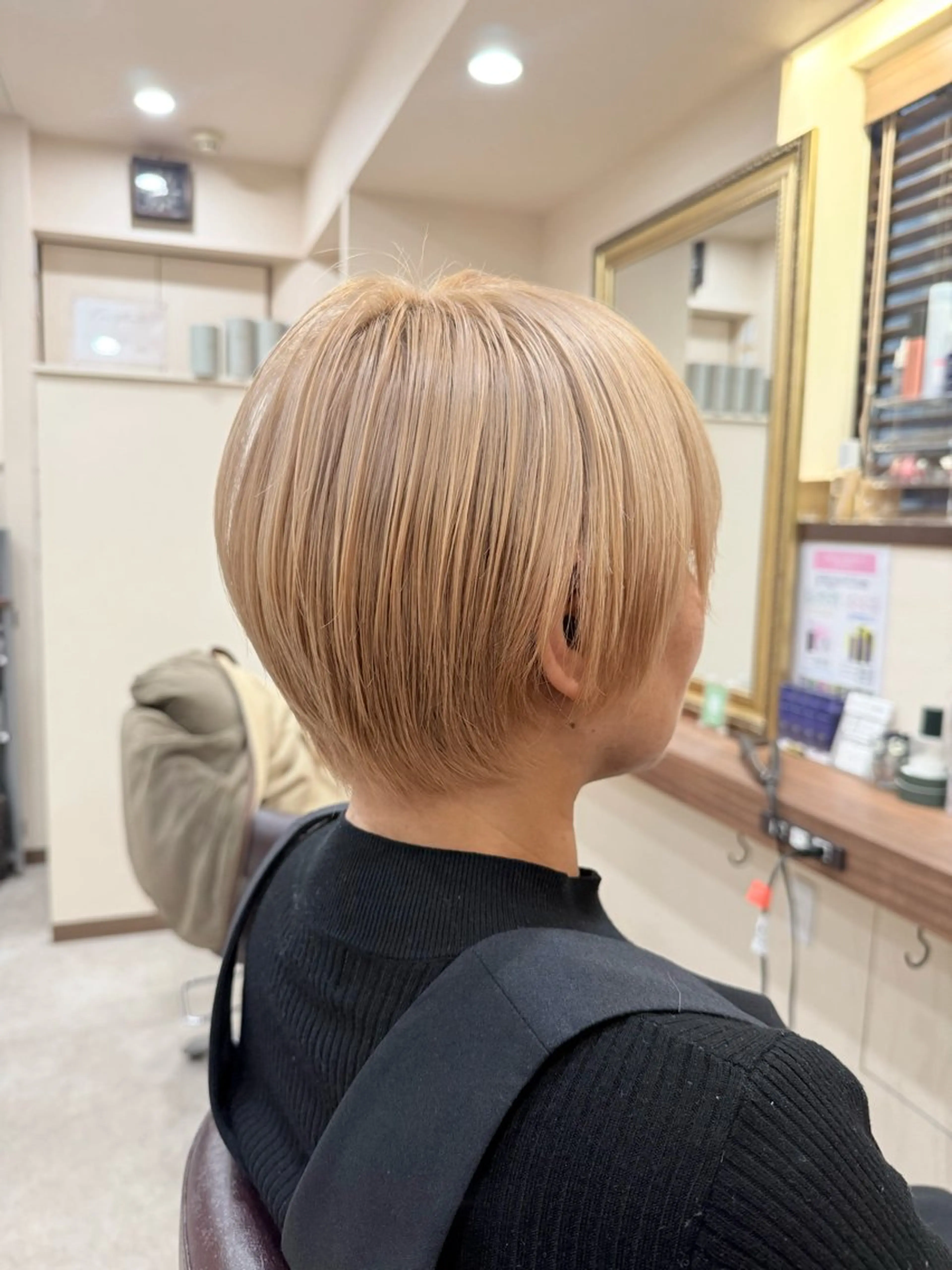 ショート カラー ブリーチ ダブルカラー ヘアカラー トリートメント 🌱ケミカル美容師 未来を綺麗に🌱優吾のヘアスタイル