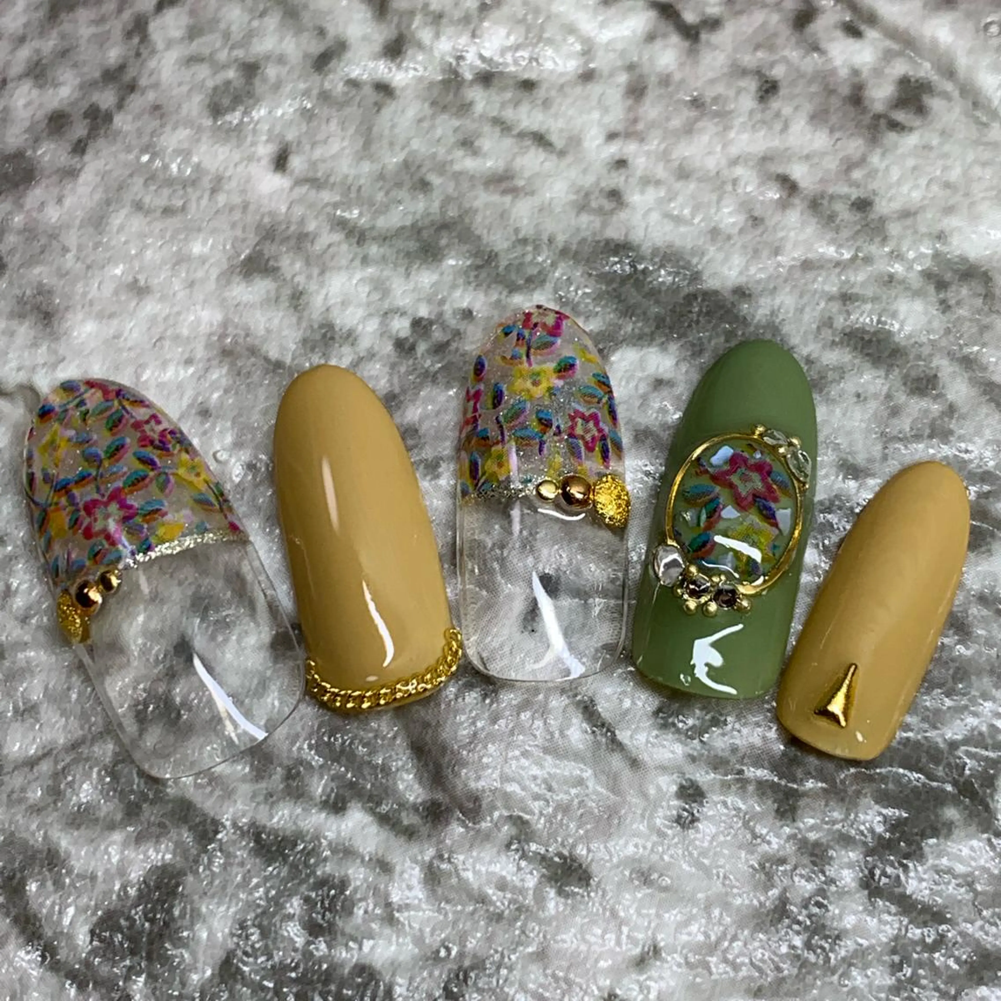 ネイル RuxuryNail ／RiAnnaのネイルデザイン