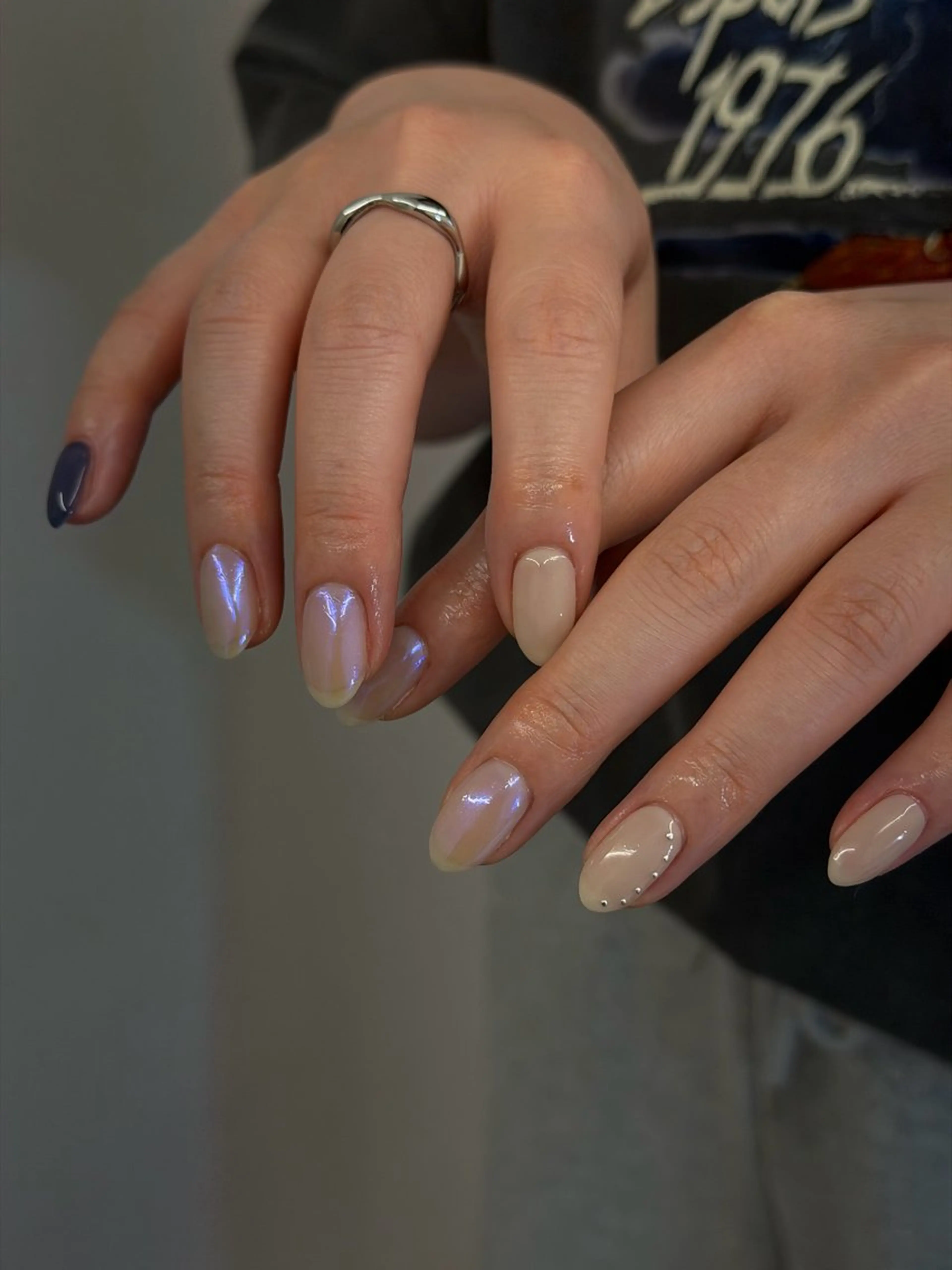 ネイル オーロラネイル ブルー ジェルネイル キラキラネイル マグネットネイル ハンドネイル ハンドケア Bana_ Nailのネイルデザイン