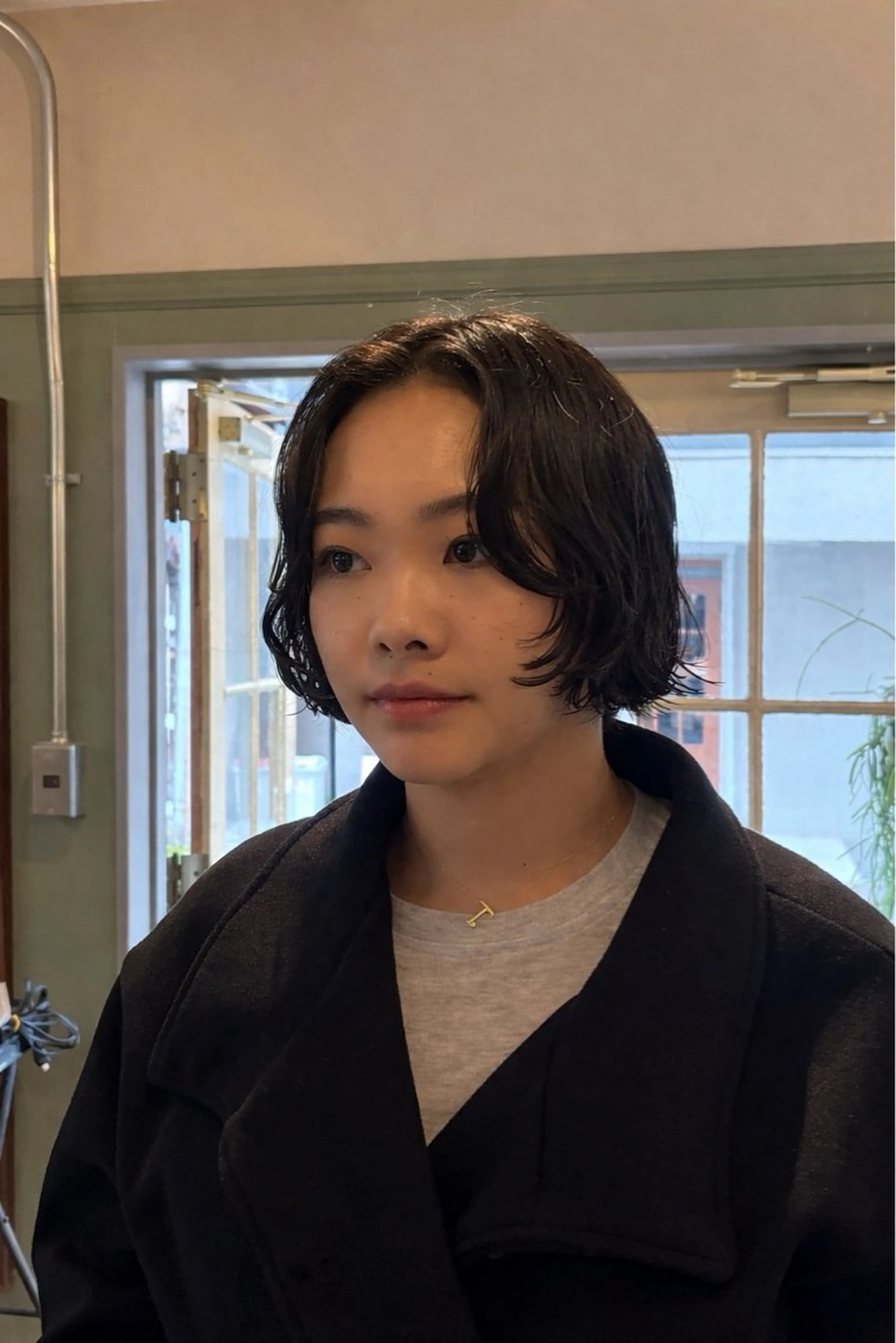ショート パーマ 甲斐 真桜のヘアスタイル