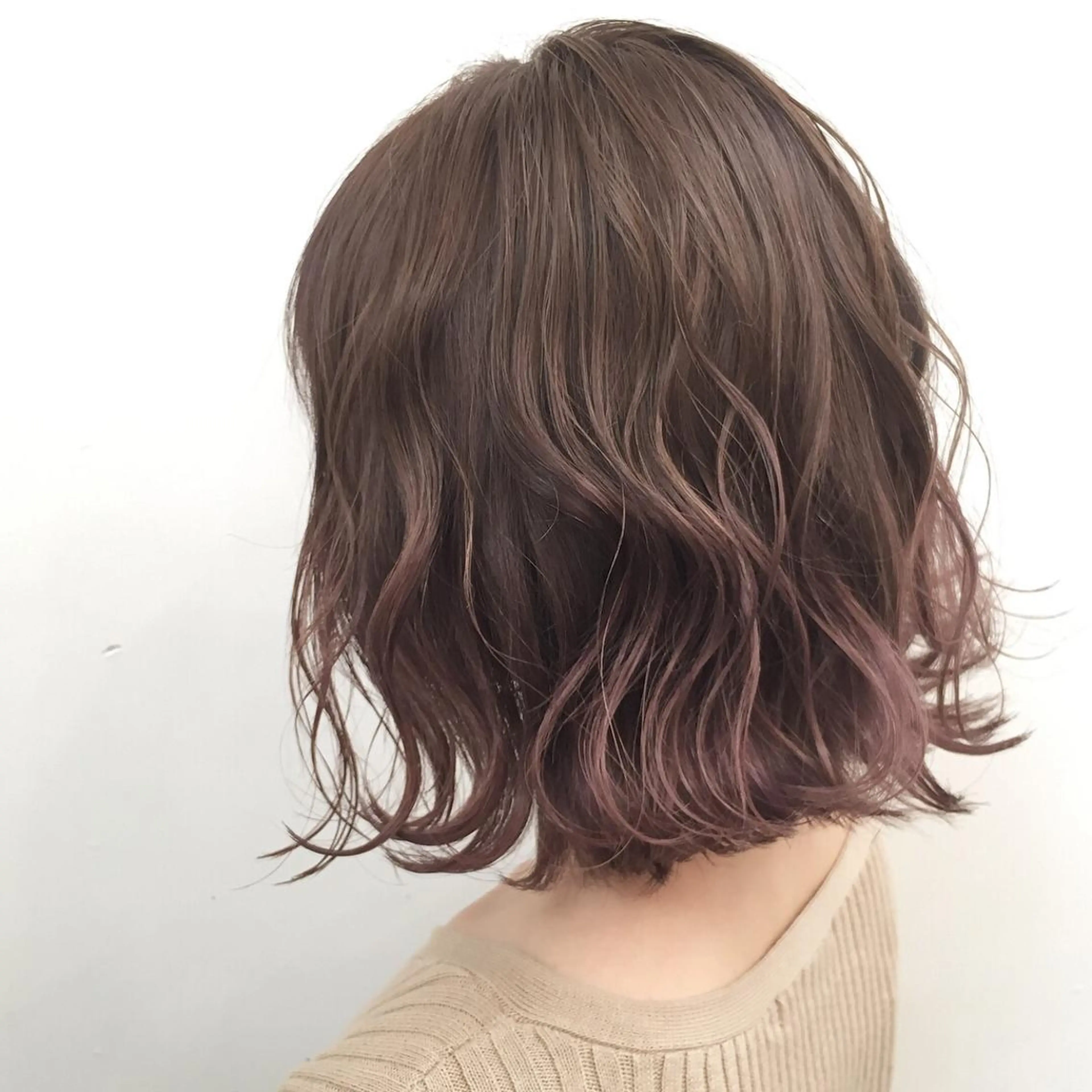 カラー ツノダ ルカのヘアスタイル