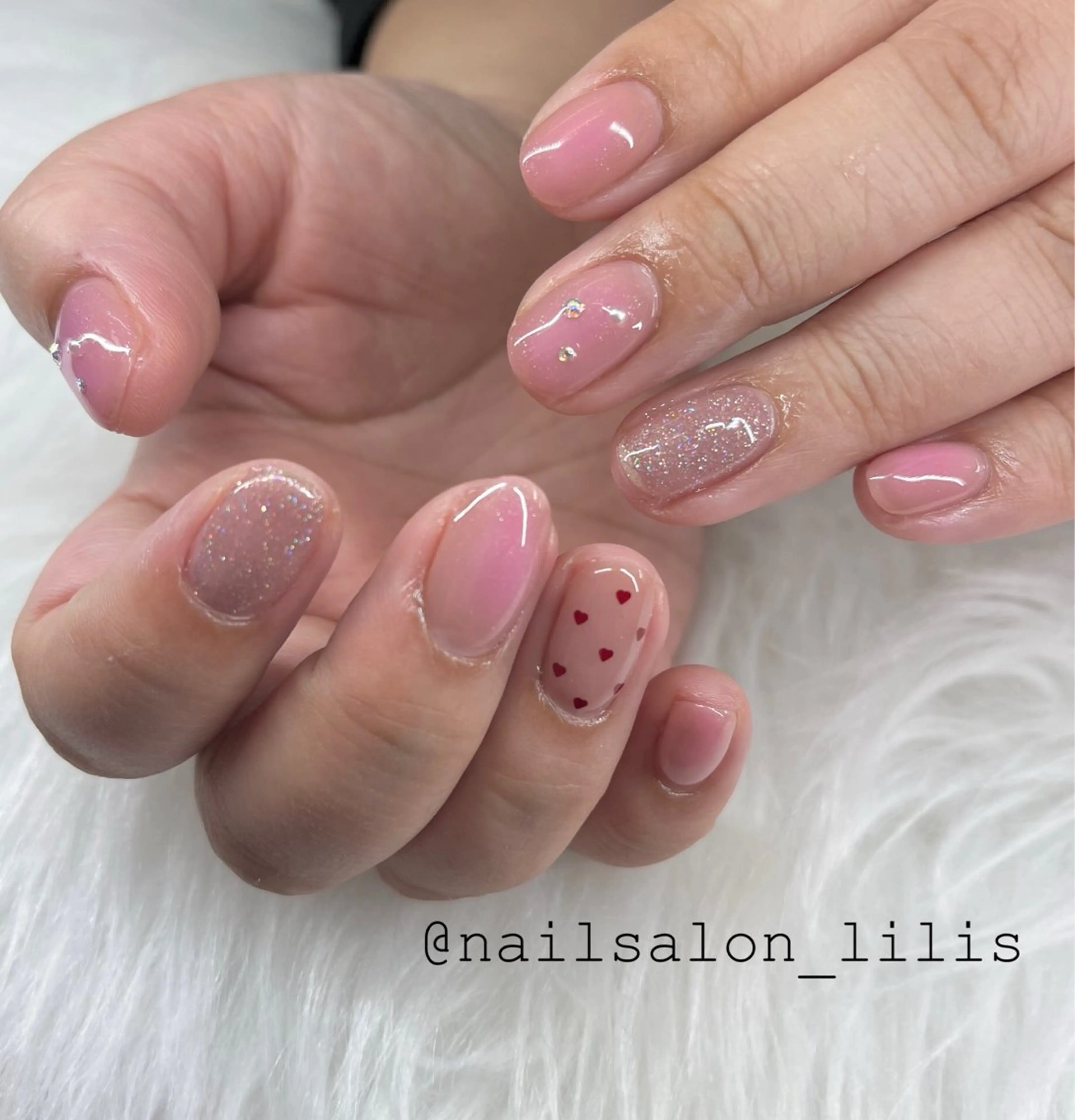 ネイル オフィスネイル バレンタイン nailsalon Lilisのネイルデザイン