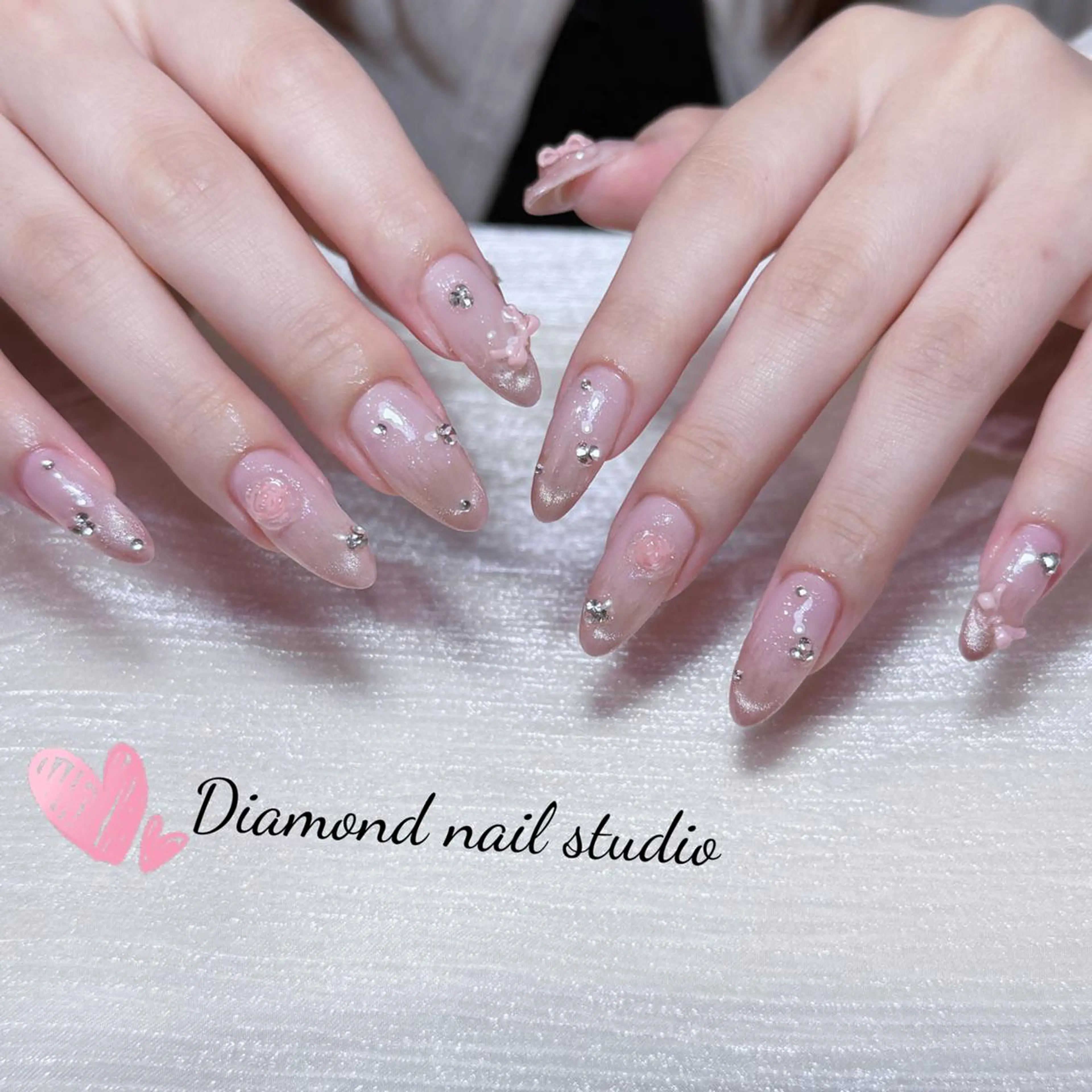 ネイル アートネイル オーロラネイル ガーリー キラキラネイル 韓国ネイル ハンドネイル Una NAILMANAMIのネイルデザイン