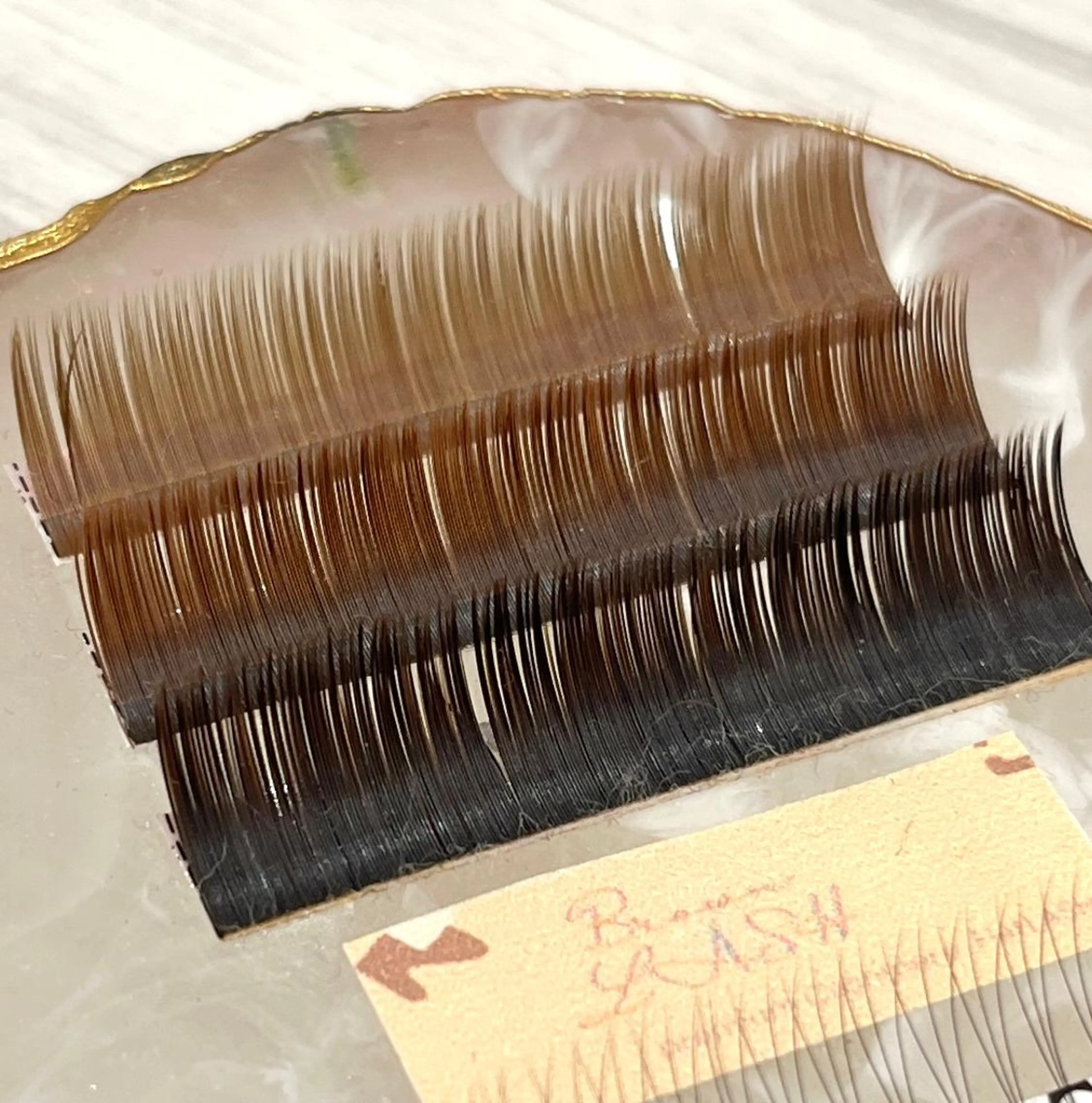 マツエク・マツパ ブラウンラッシュ カラーマツエク AIRI /レイヤースタイル✨のヘアスタイル