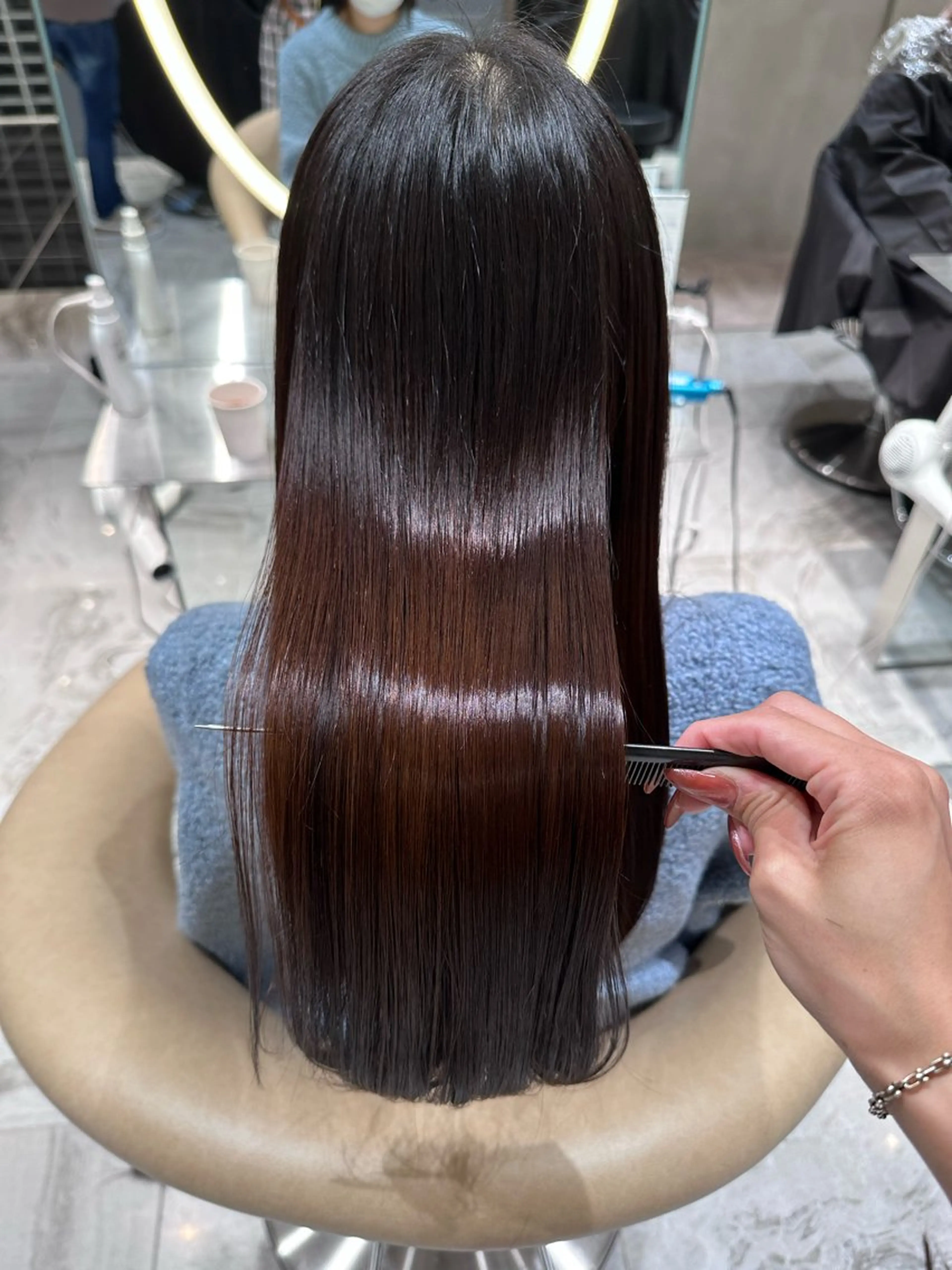 ロング カット ヘアカラー 縮毛矯正 トリートメント 髪質改善　縮毛の達人 矢井由真のヘアスタイル