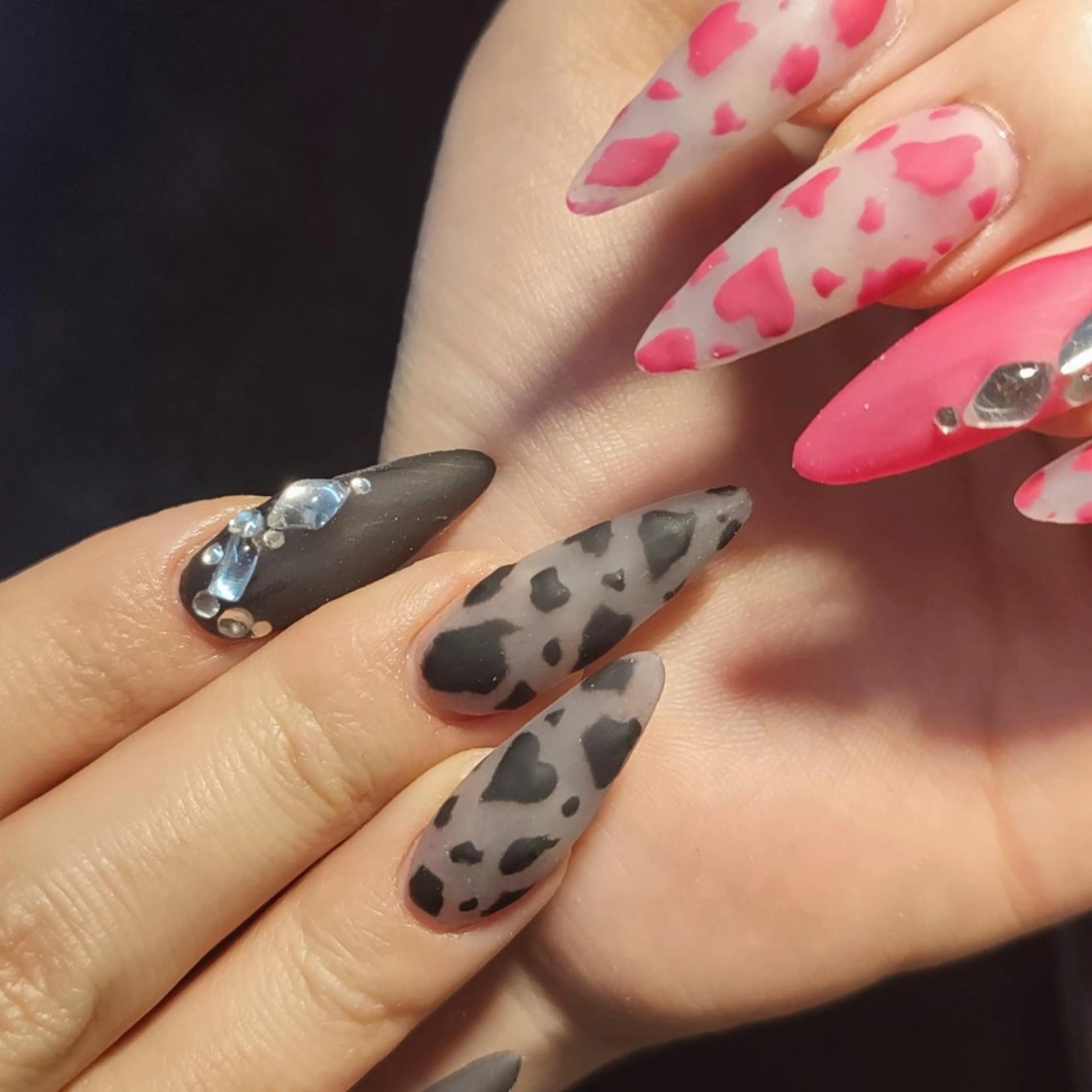 ネイル ハンドネイル RUNWAY 　　の眉毛・アイブロウイメージ