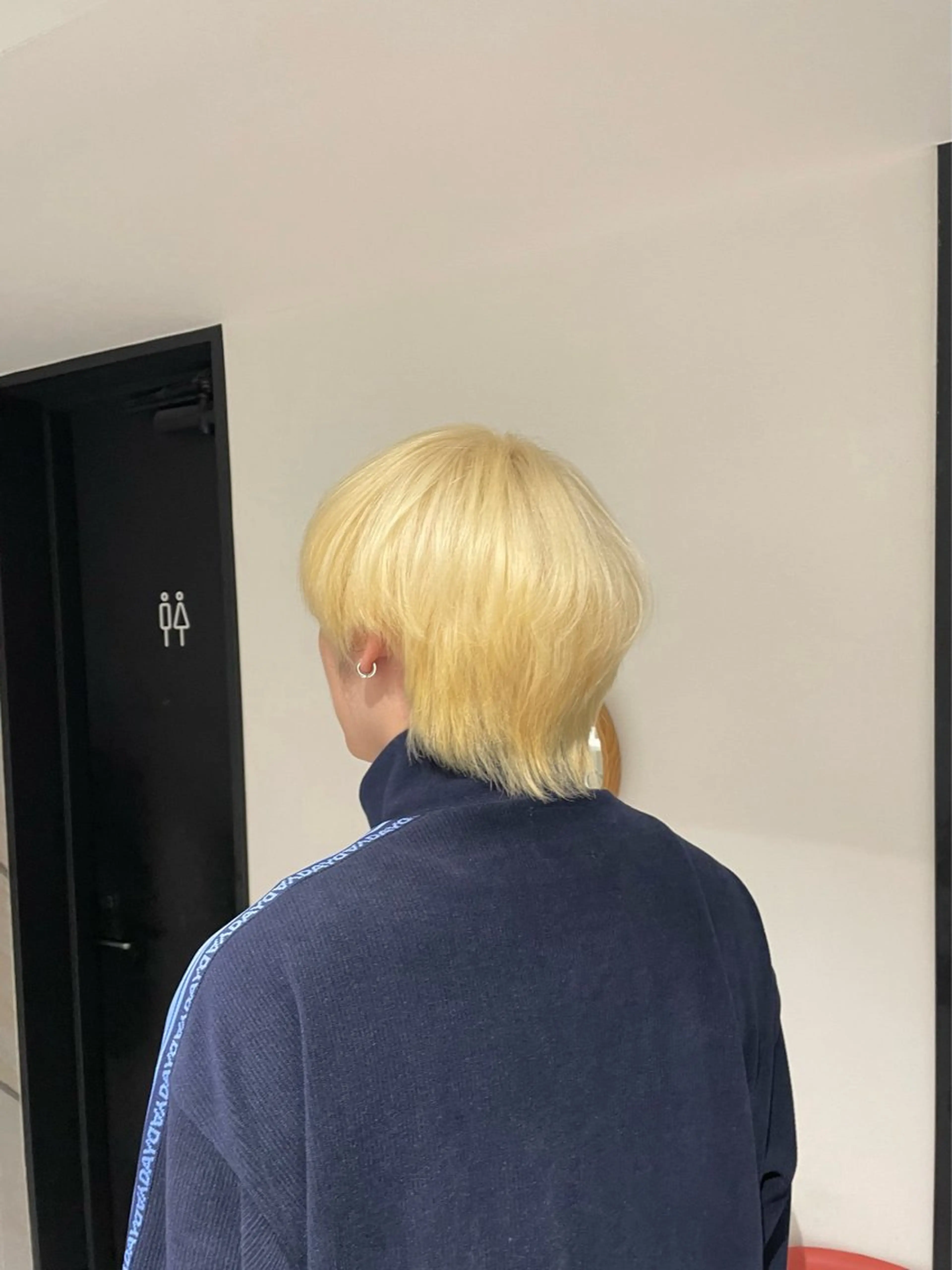 ショート カラー メンズ 抜きっぱなしブロンド ブロンド ヘアカラー トリートメント fuka/梅田/ ミルクティーベージュのヘアスタイル