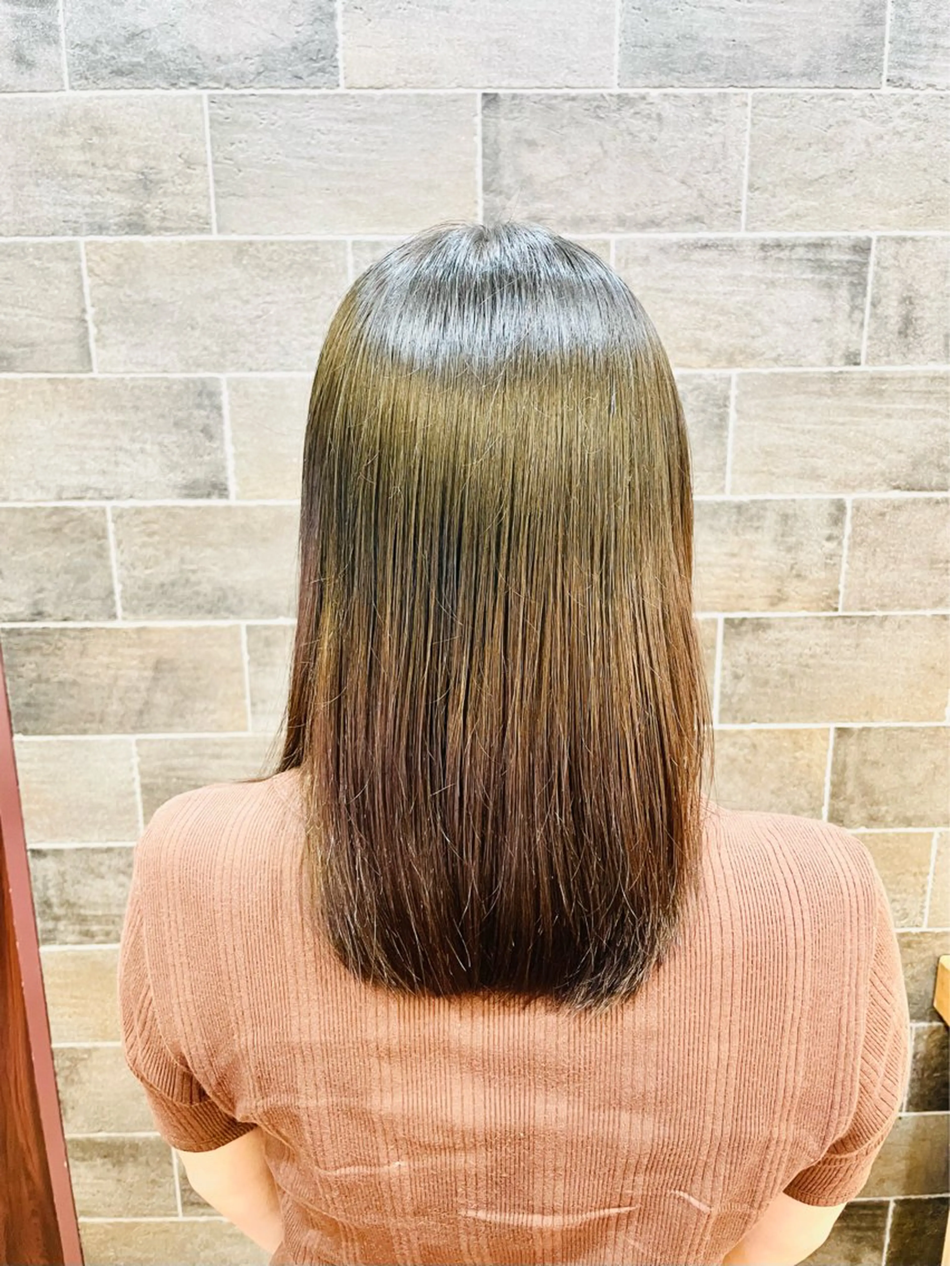 セミロング 逢坂 拓巳のヘアスタイル