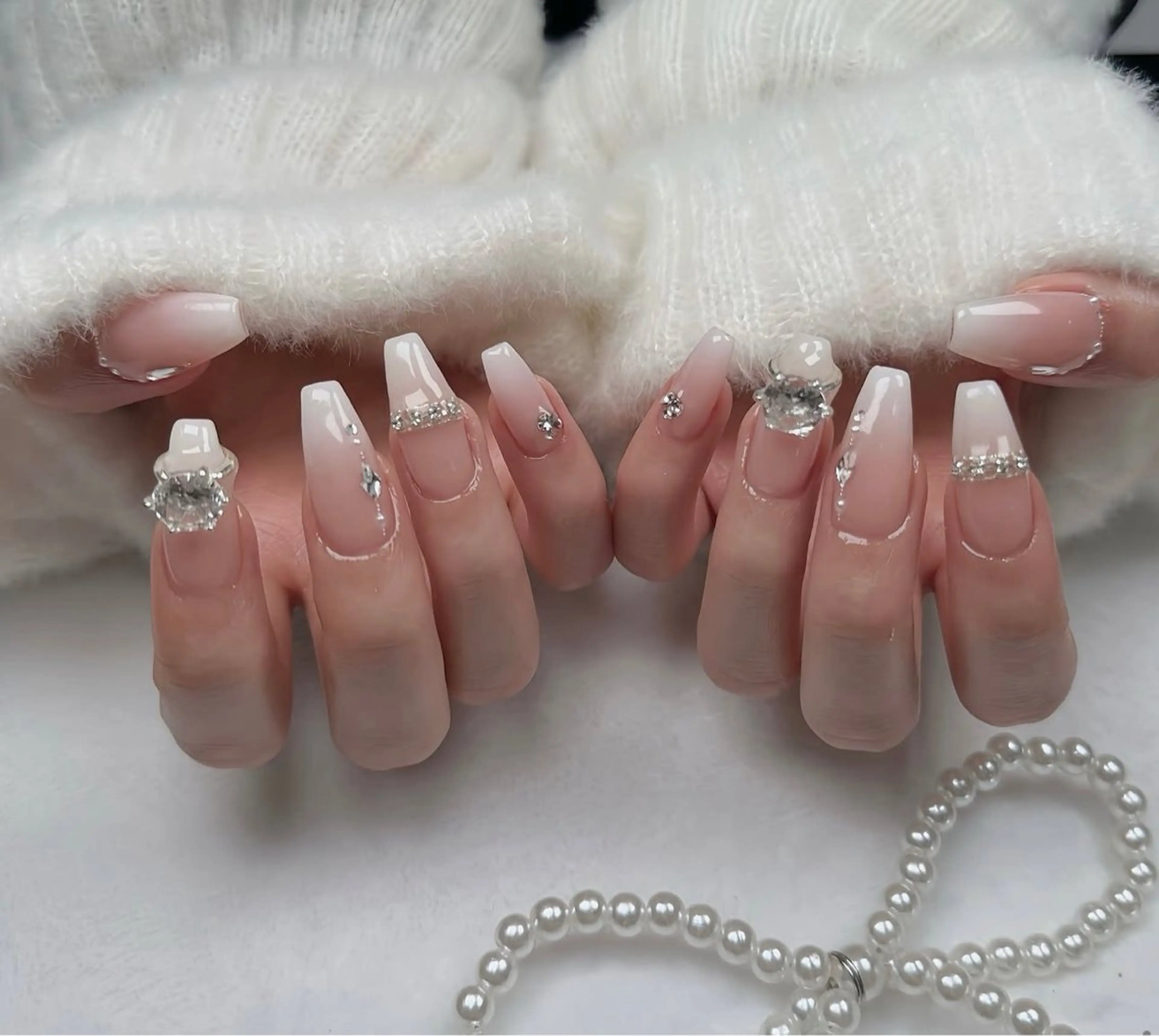 ミディアム 韓国風ヘア ハンドネイル Aila Nail HanChanのネイルデザイン