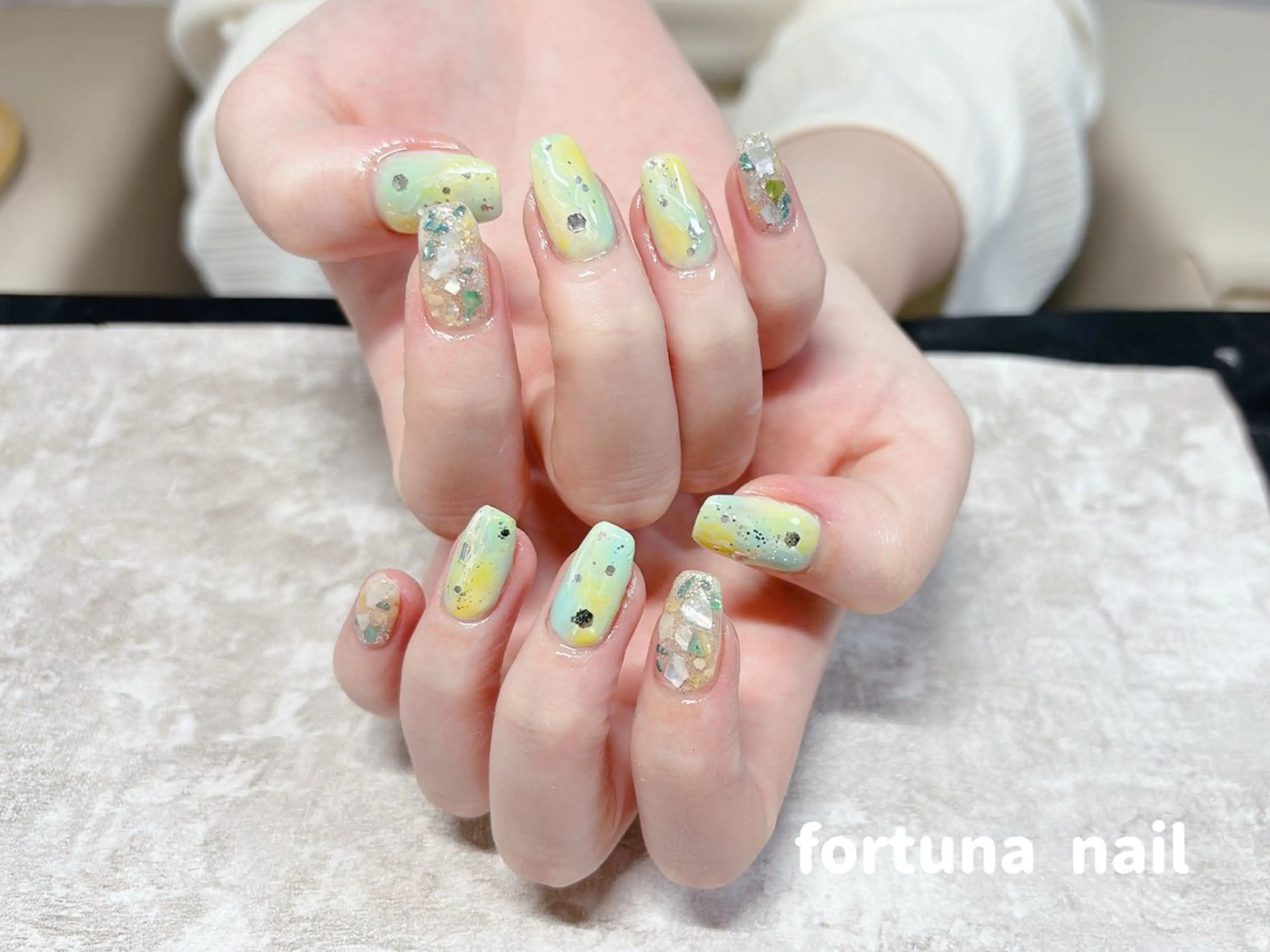 ネイル ニュアンスネイル ハンドネイル Nail •Head スパFortunaのネイルデザイン